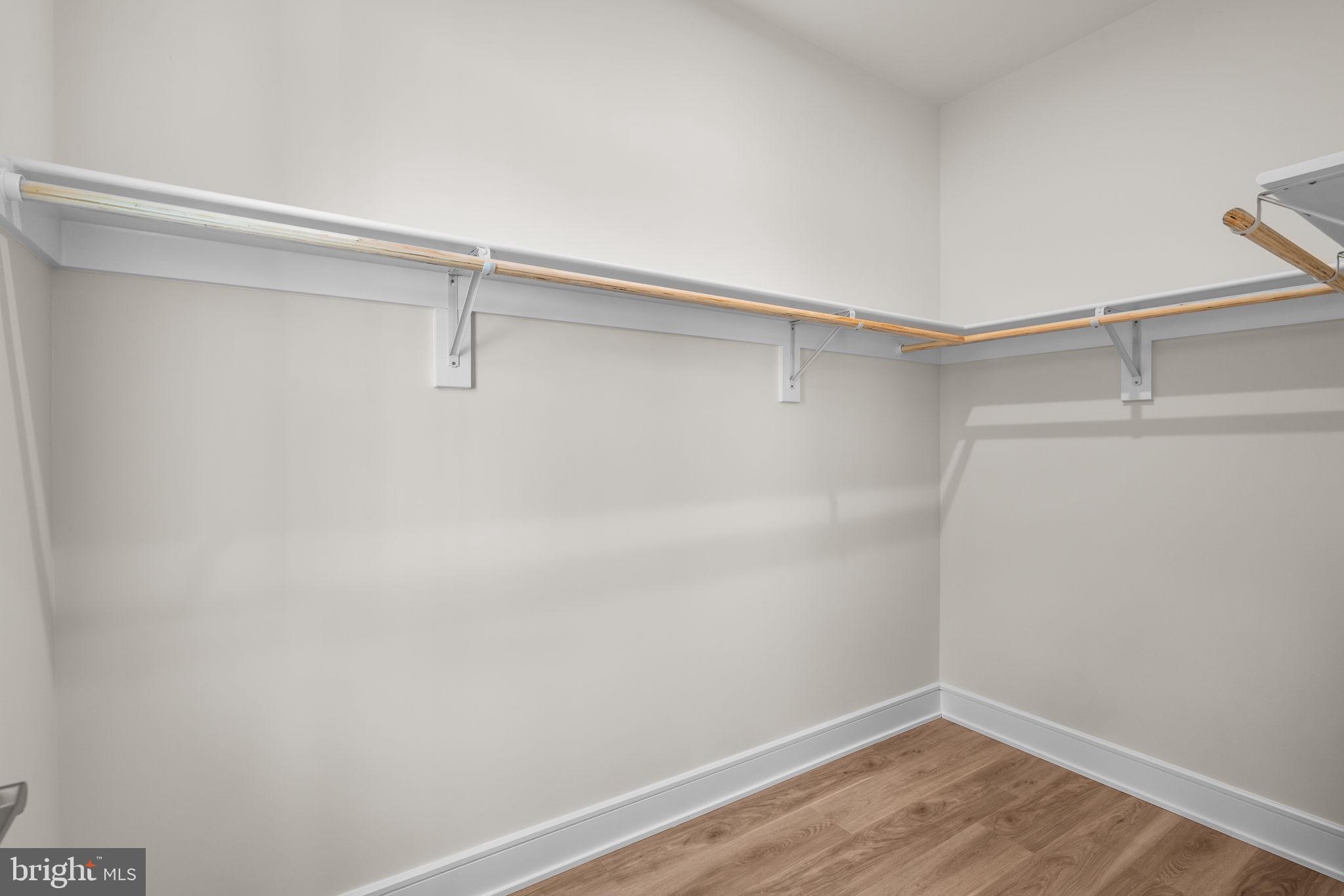 42121 PICASSO SQUARE