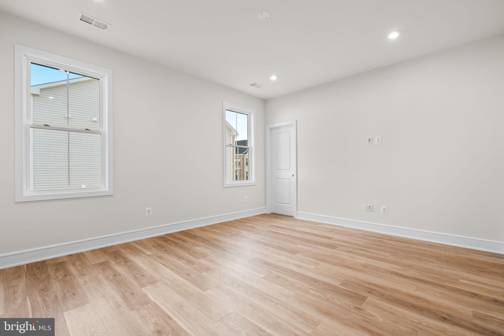 42121 PICASSO SQUARE