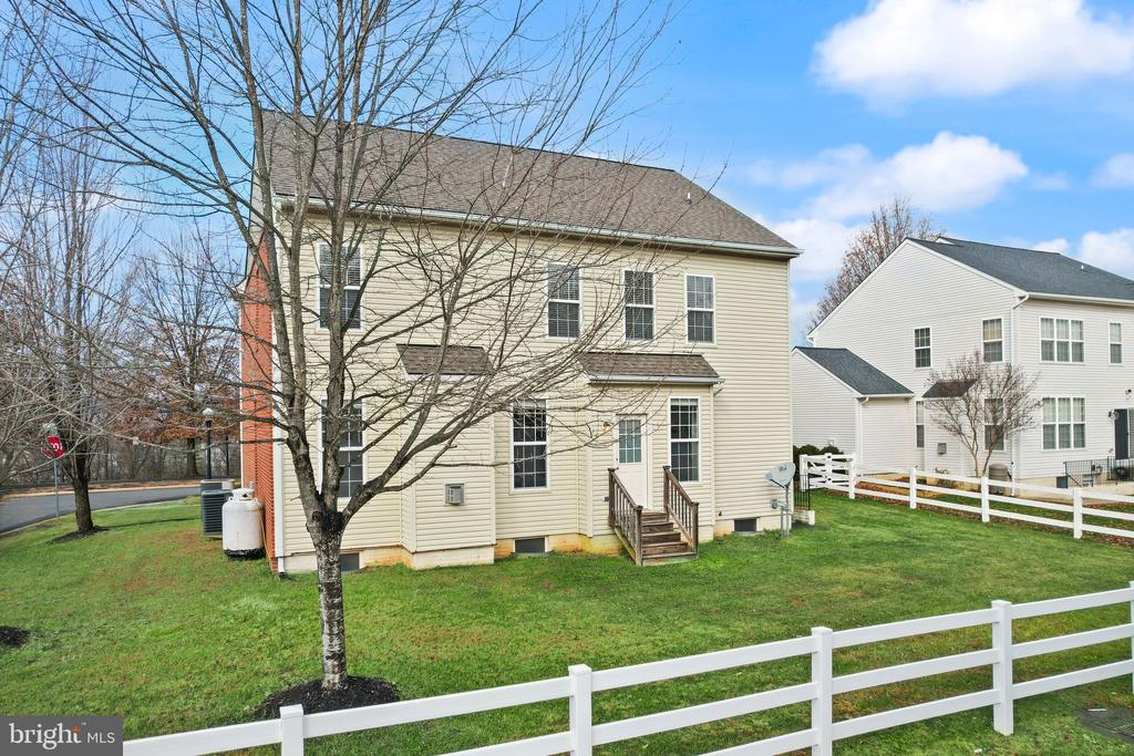 17453 TEDLER CIRCLE