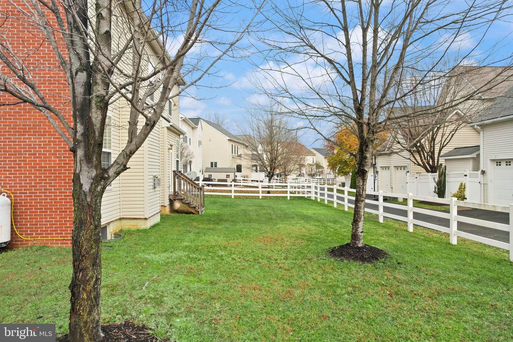 17453 TEDLER CIRCLE