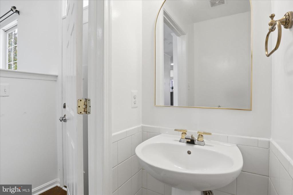 45580 GRAND CENTRAL SQUARE