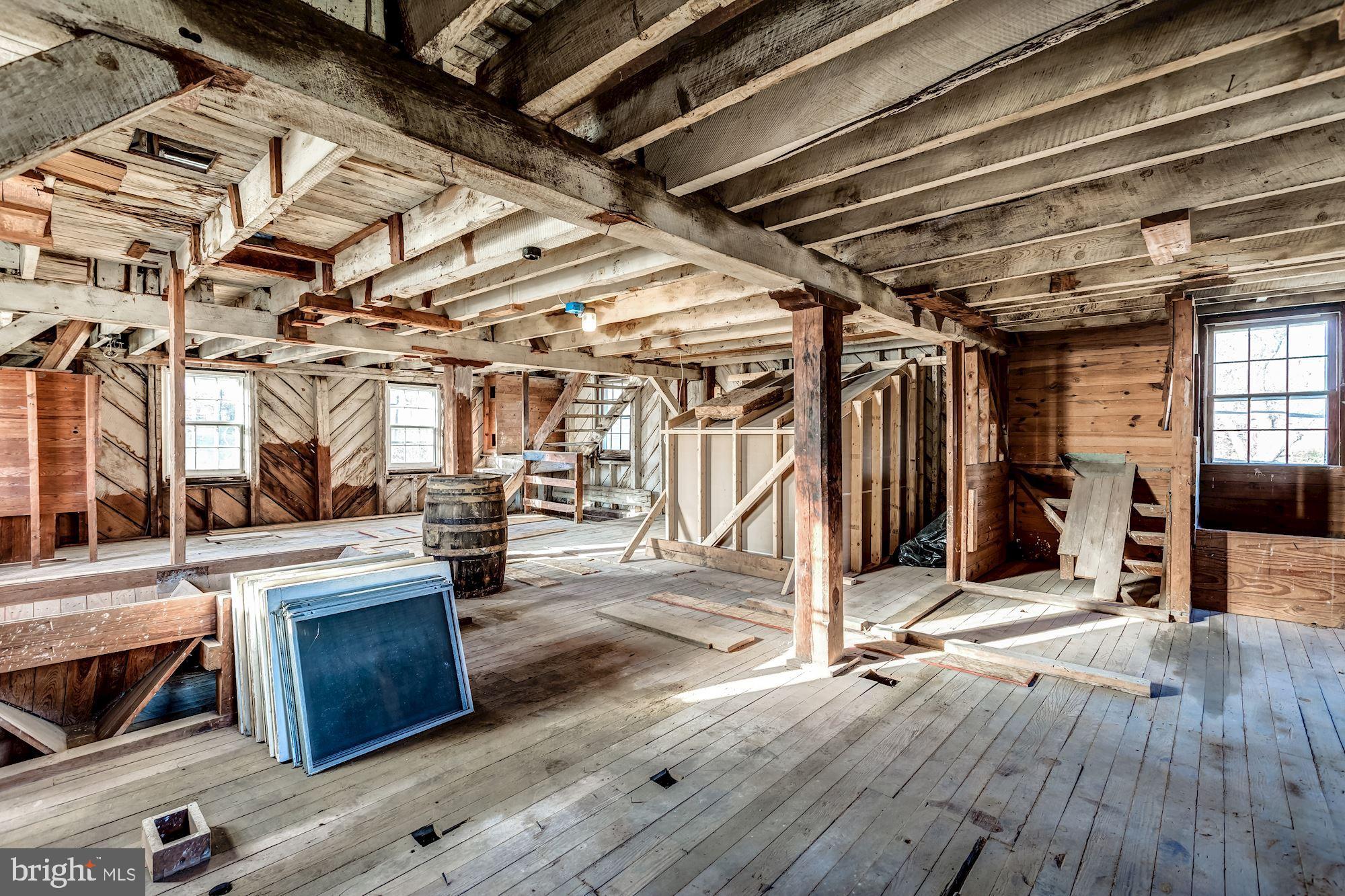 41217 & 41223 JOHN MOSBY HIGHWAY