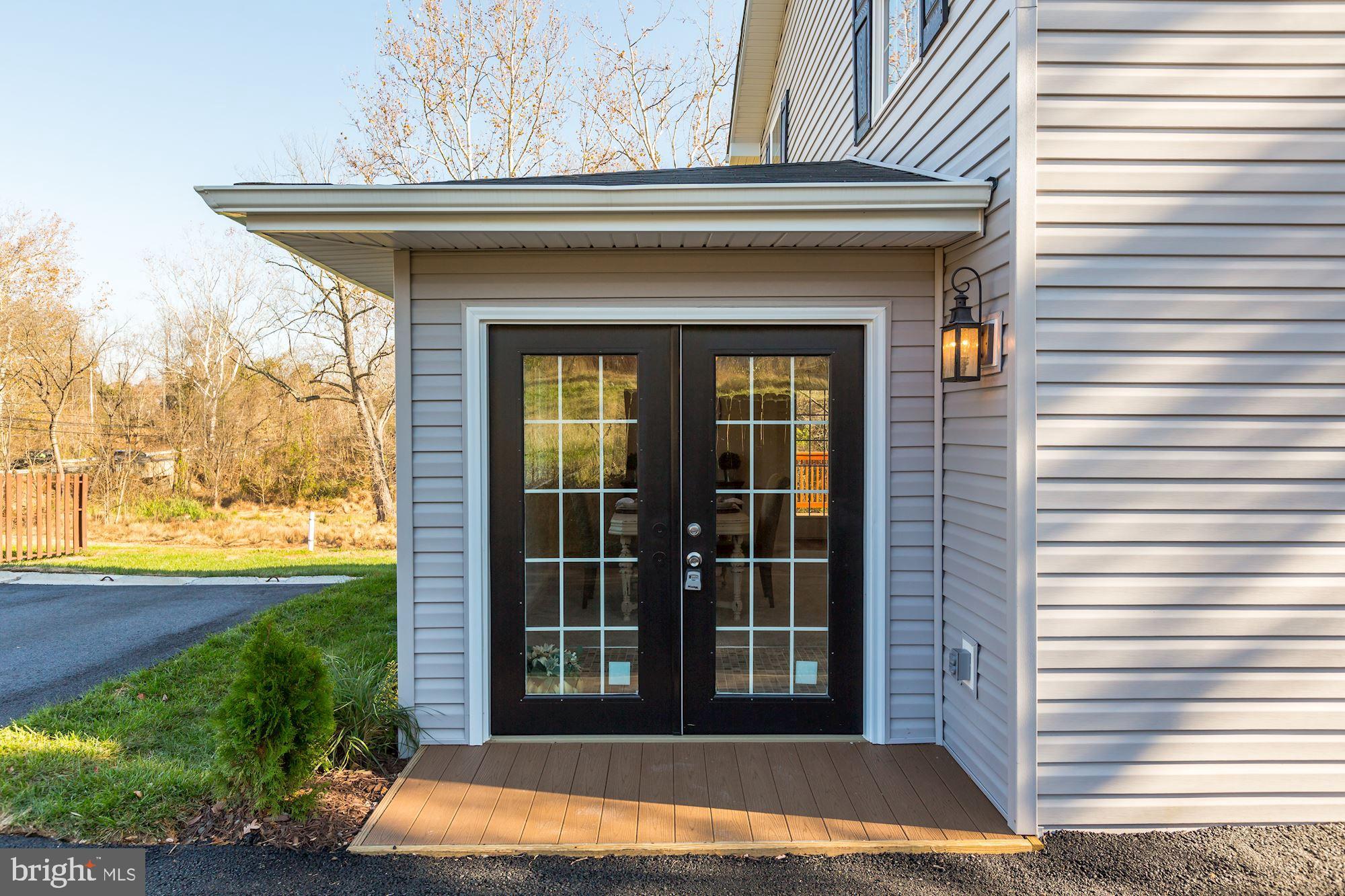 41217 & 41223 JOHN MOSBY HIGHWAY