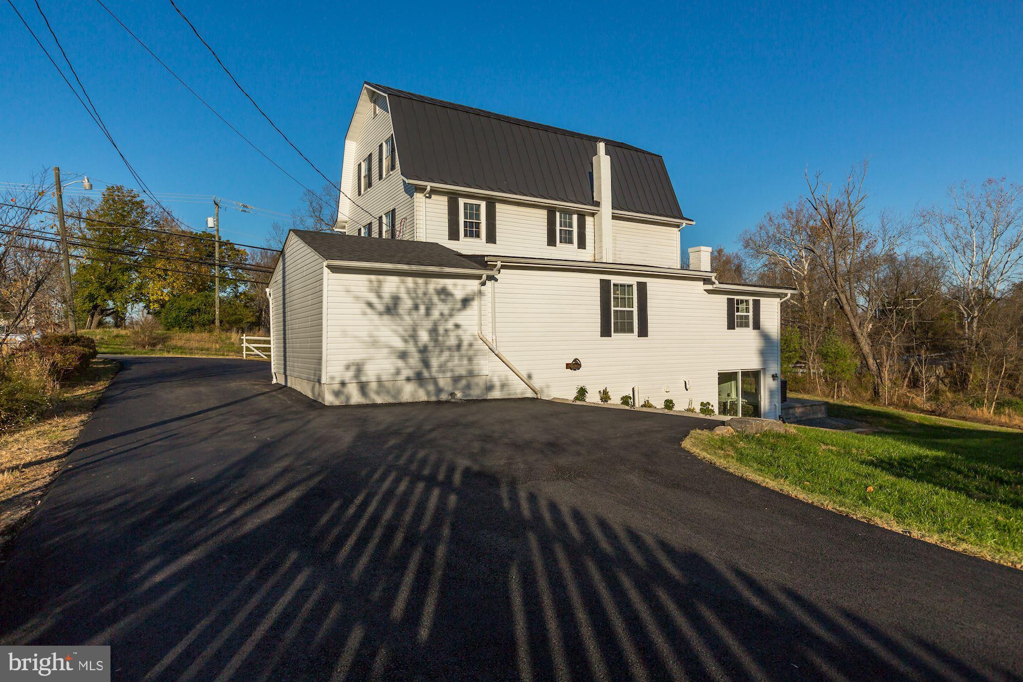 41217 & 41223 JOHN MOSBY HIGHWAY