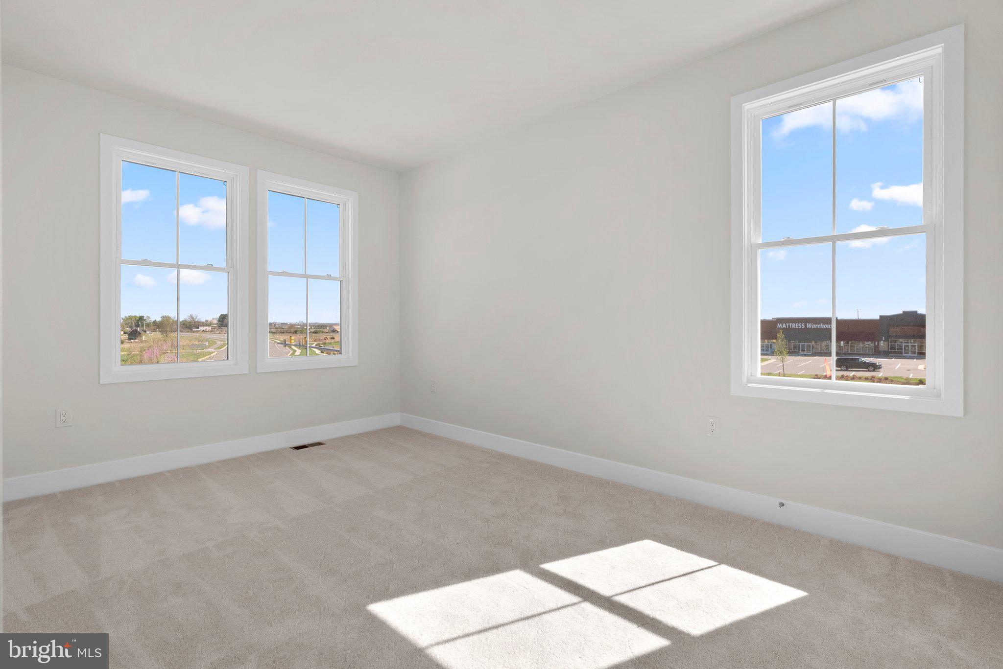 44506 LOWESTOFT SQUARE