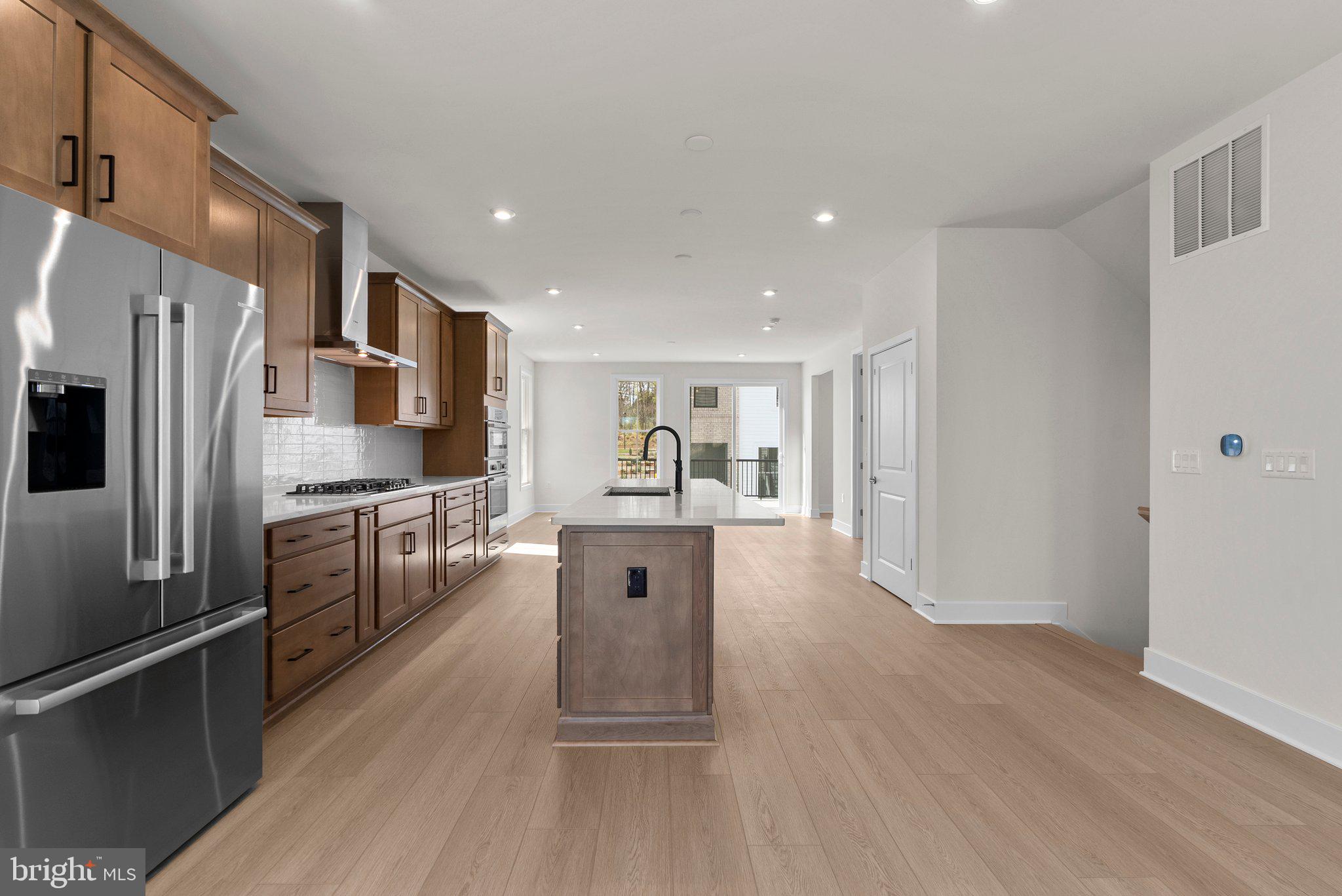 44506 LOWESTOFT SQUARE