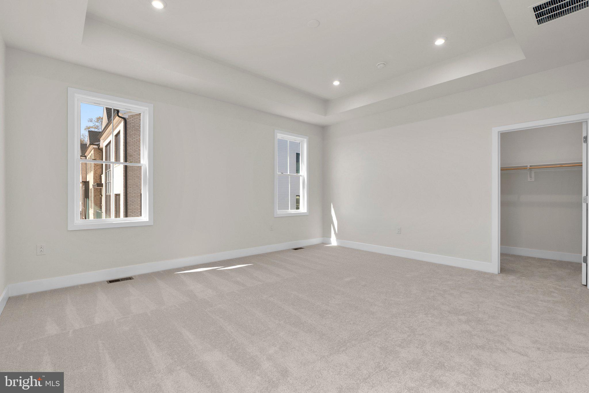 44506 LOWESTOFT SQUARE