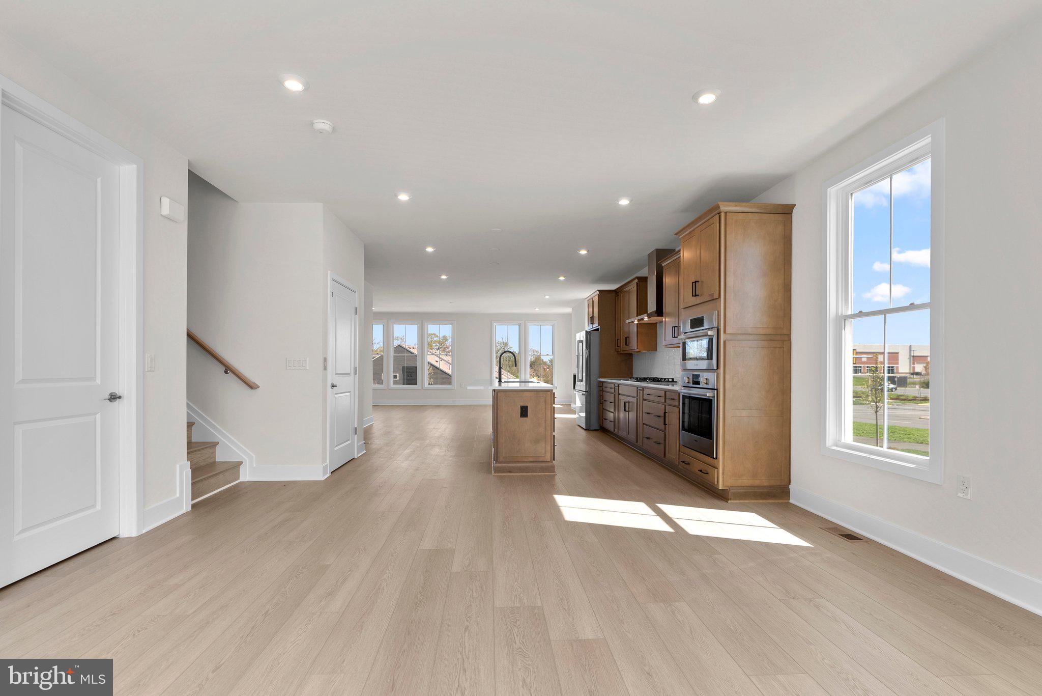 44506 LOWESTOFT SQUARE