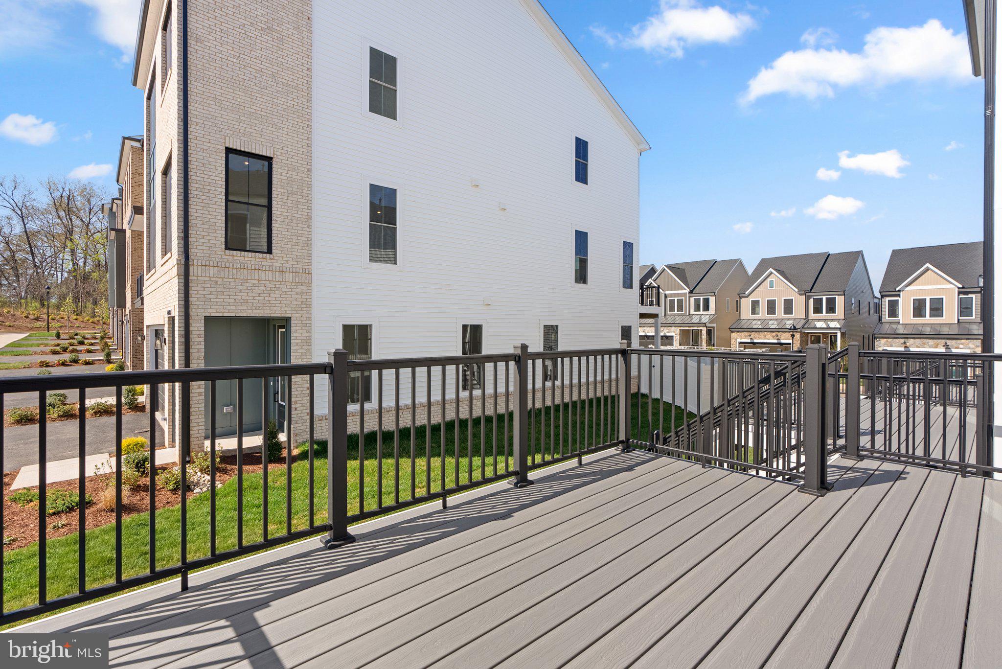 44506 LOWESTOFT SQUARE