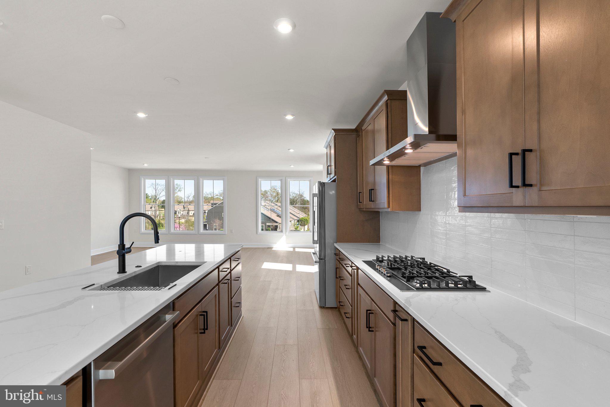 44506 LOWESTOFT SQUARE