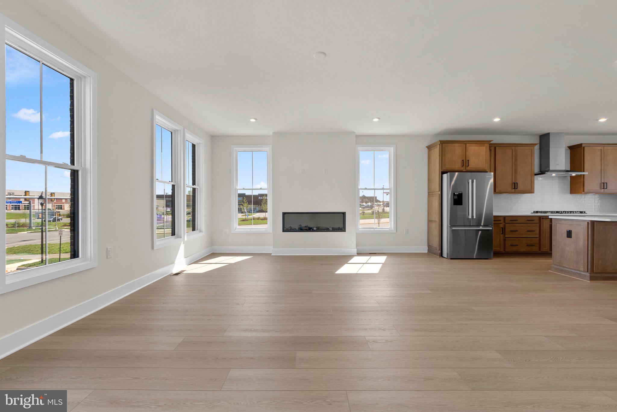 44506 LOWESTOFT SQUARE