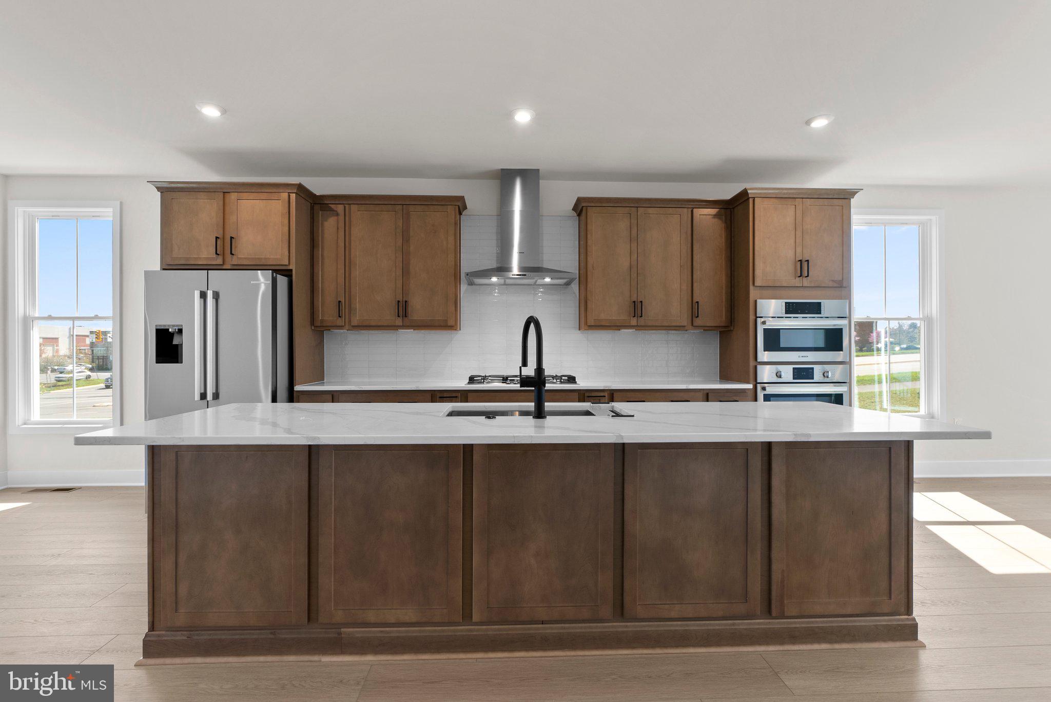 44506 LOWESTOFT SQUARE