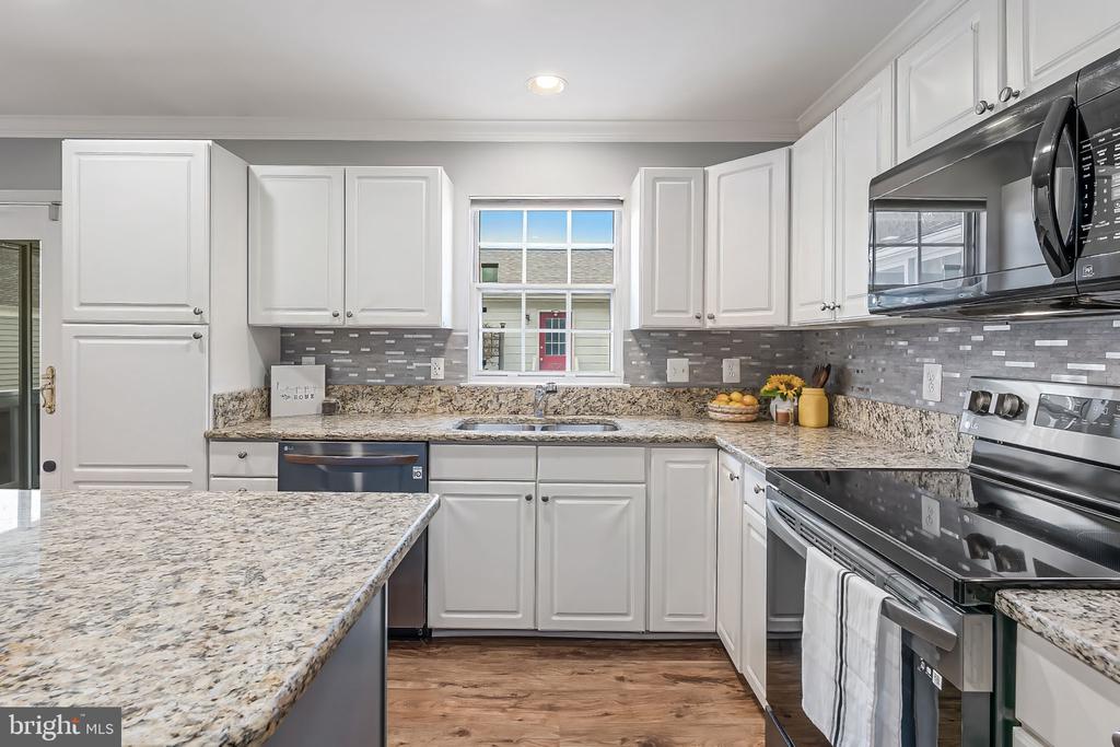 20419 CHARTER OAK DRIVE