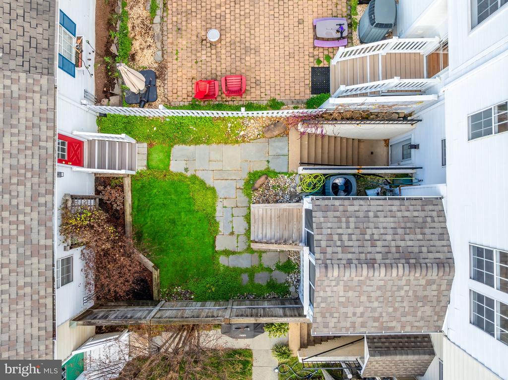 20419 CHARTER OAK DRIVE