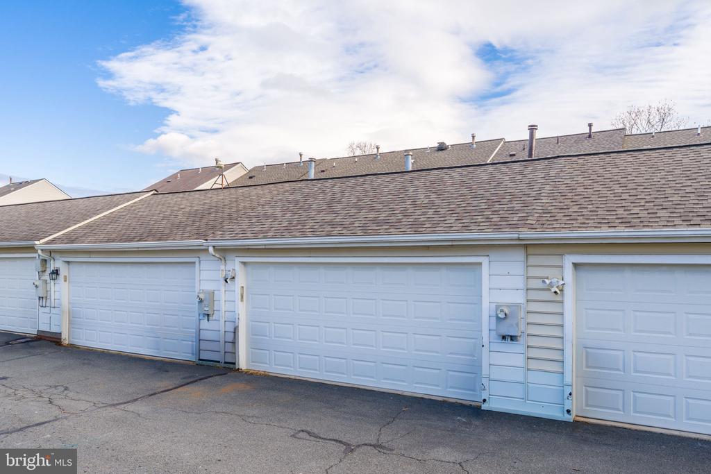 20419 CHARTER OAK DRIVE