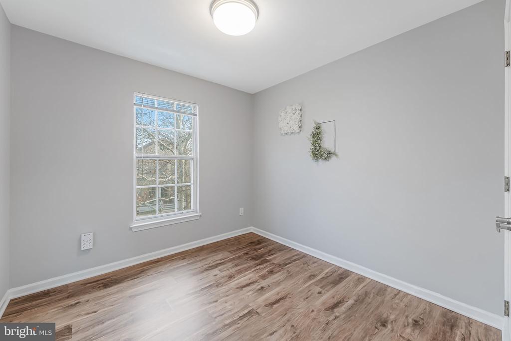 20419 CHARTER OAK DRIVE