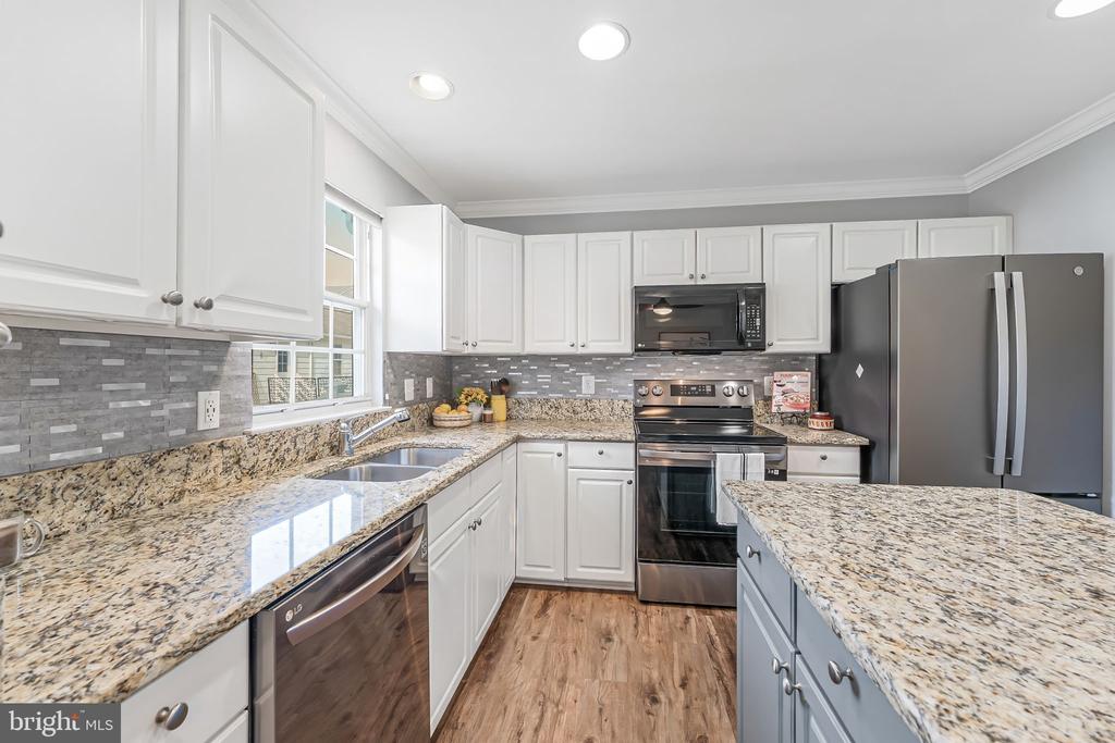 20419 CHARTER OAK DRIVE