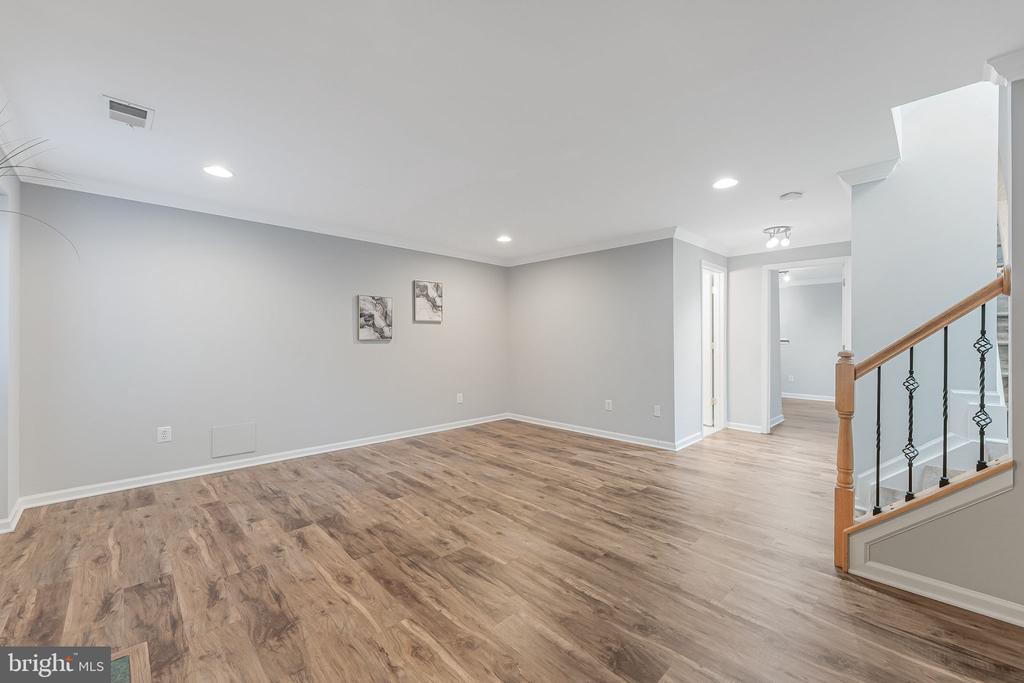 20419 CHARTER OAK DRIVE