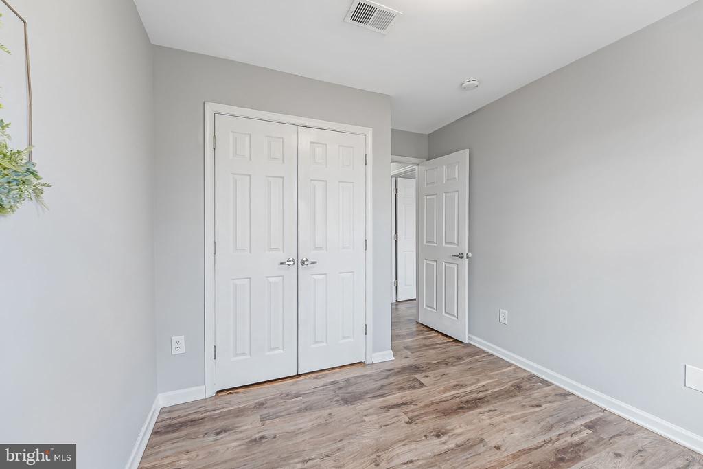 20419 CHARTER OAK DRIVE