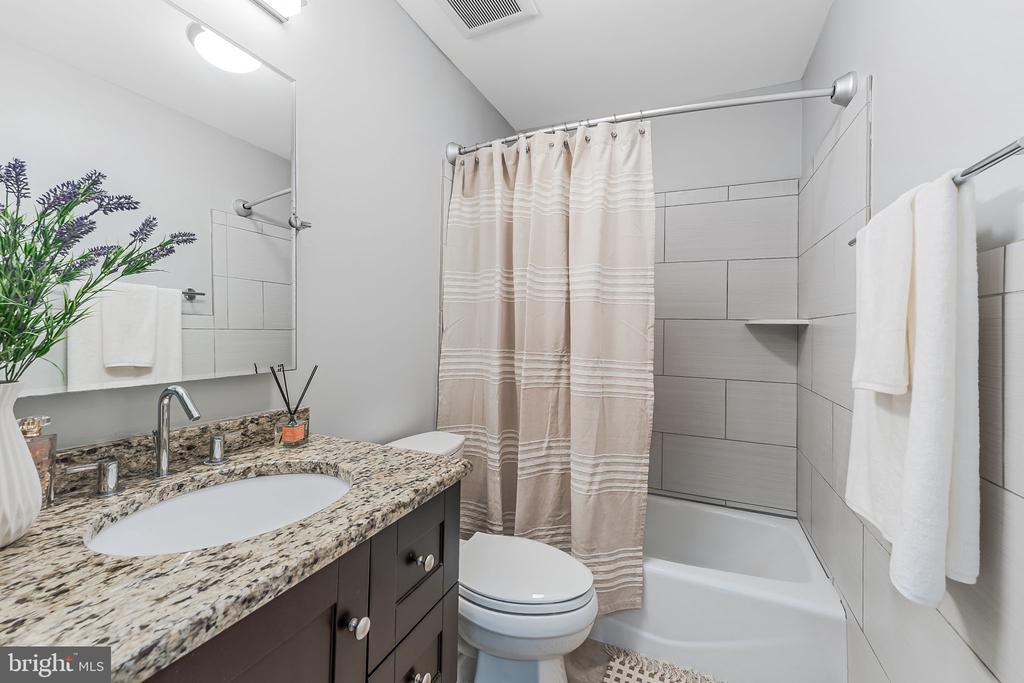 20419 CHARTER OAK DRIVE