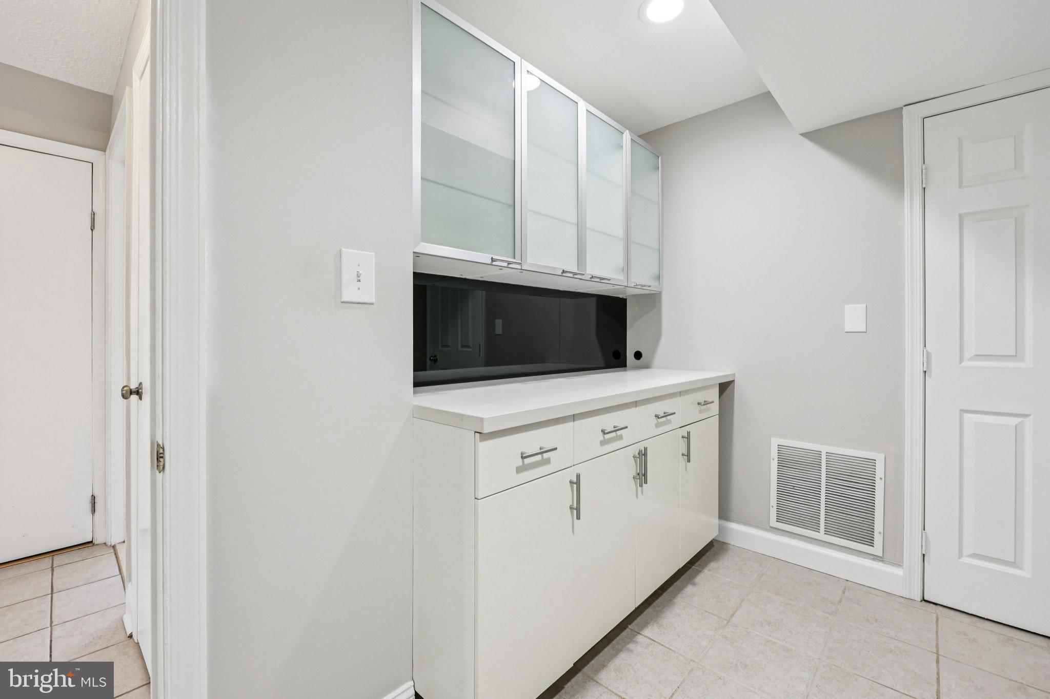 546 ROCKBRIDGE DRIVE SE