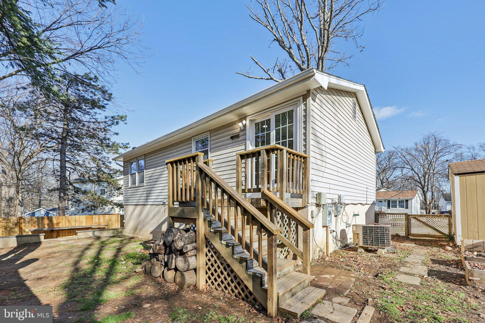 546 ROCKBRIDGE DRIVE SE