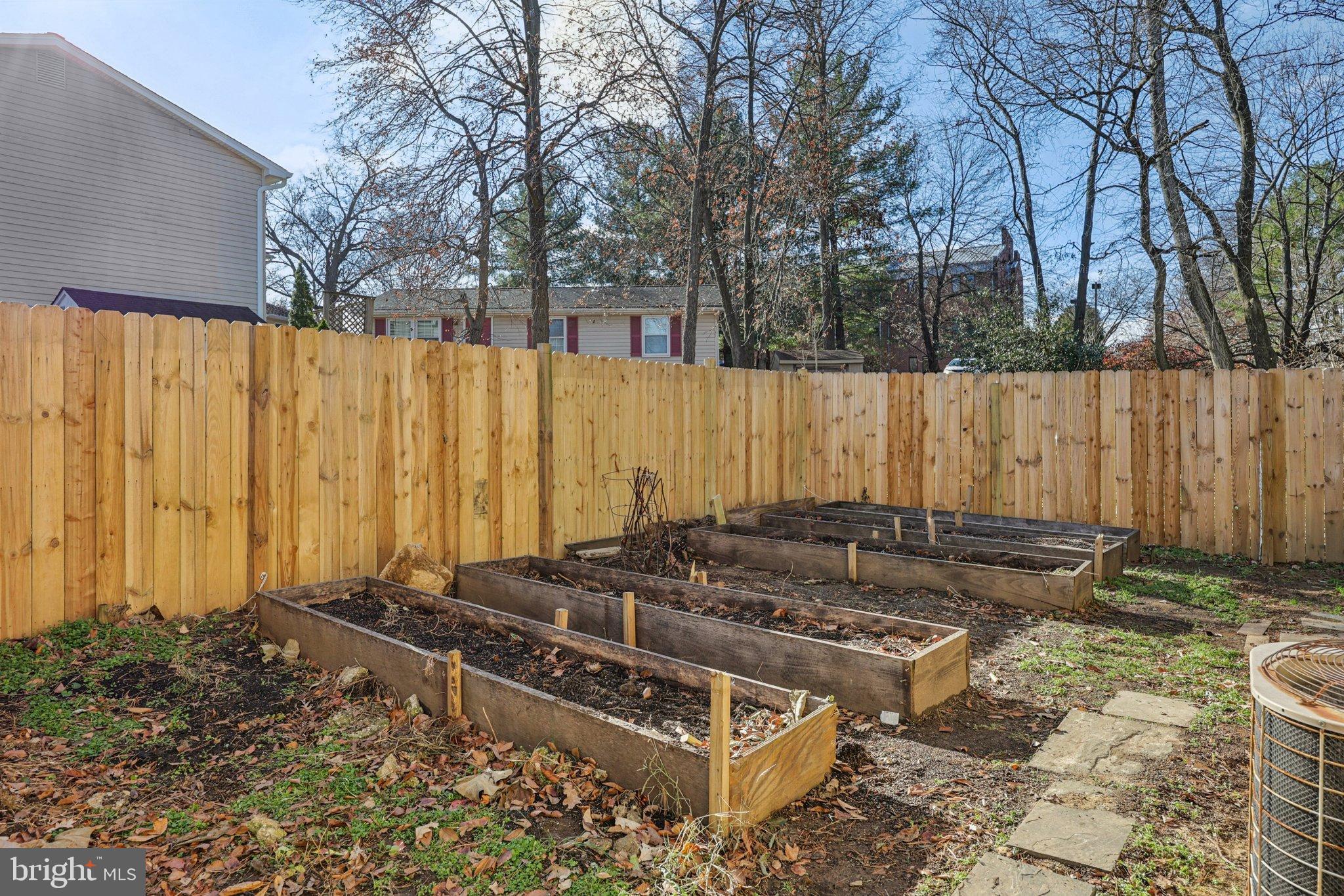 546 ROCKBRIDGE DRIVE SE