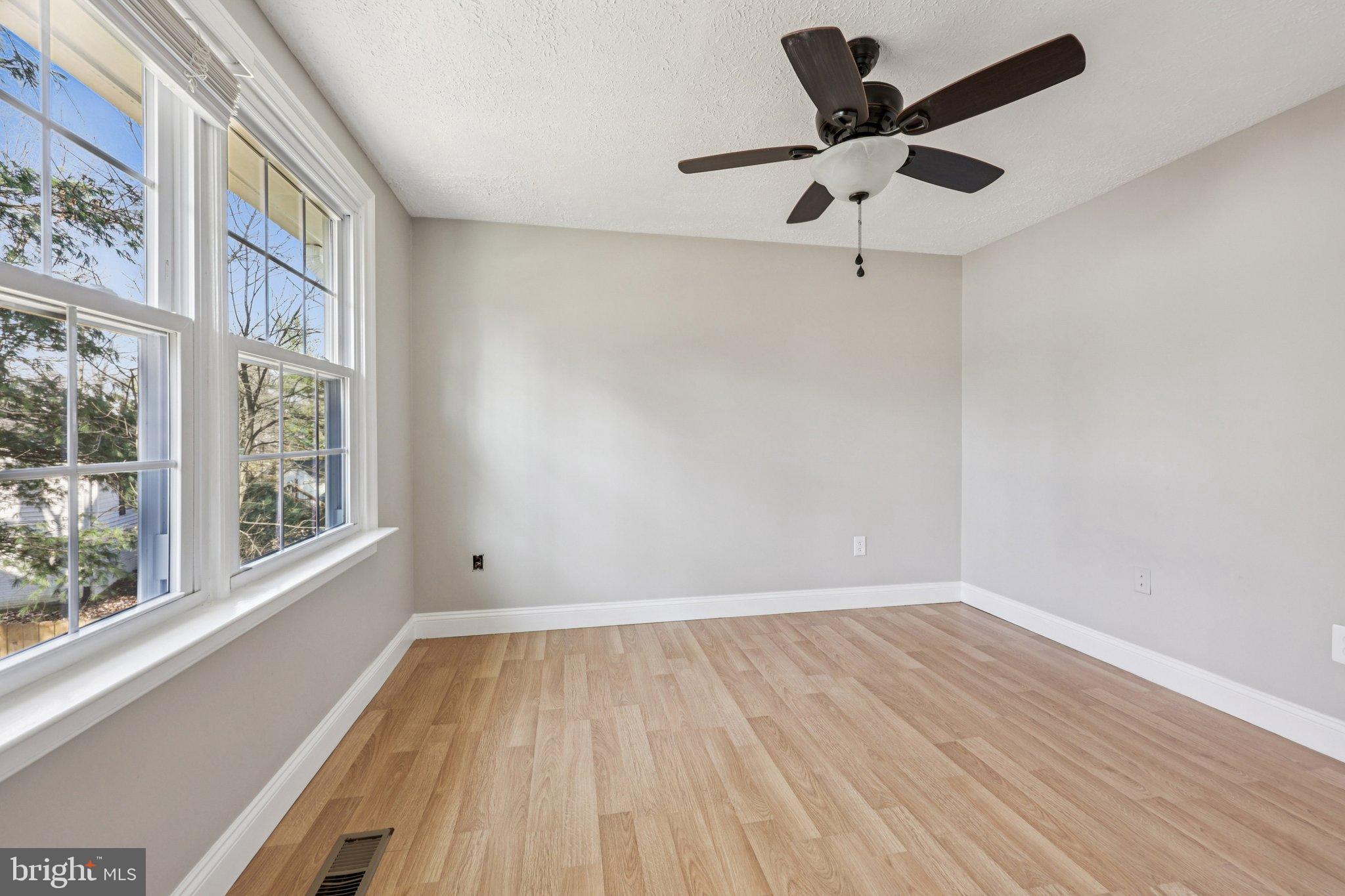 546 ROCKBRIDGE DRIVE SE