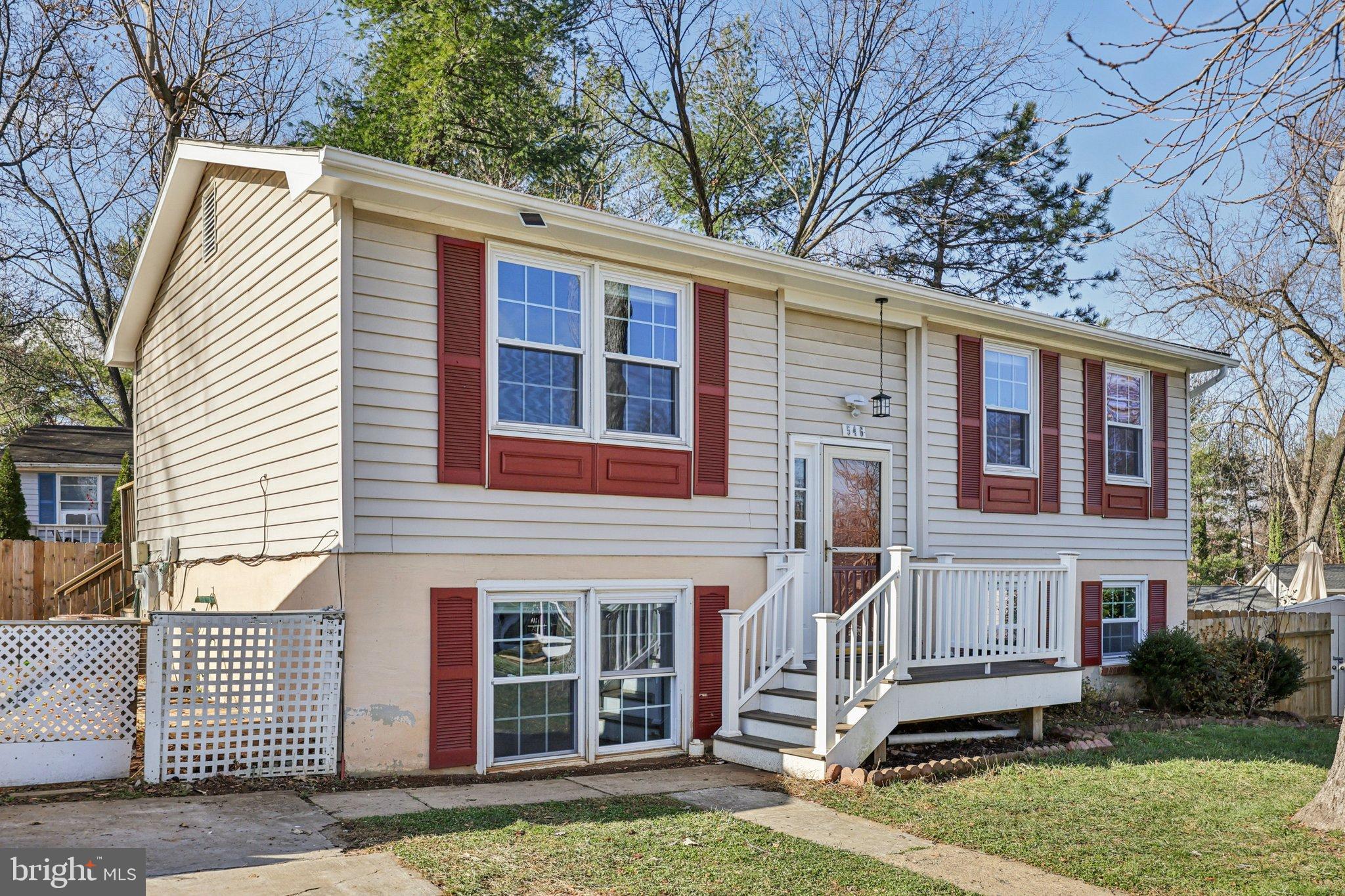 546 ROCKBRIDGE DRIVE SE