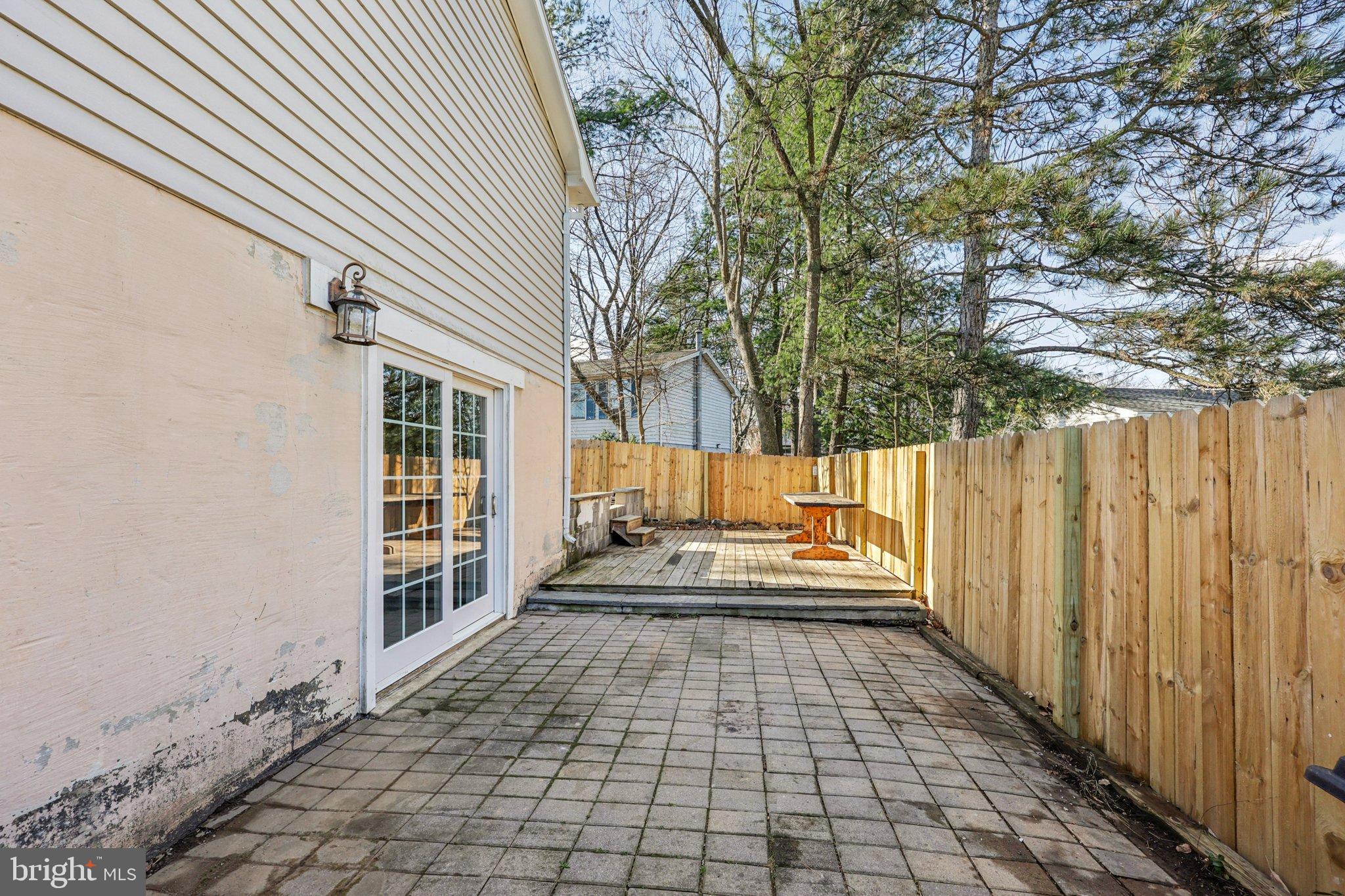 546 ROCKBRIDGE DRIVE SE