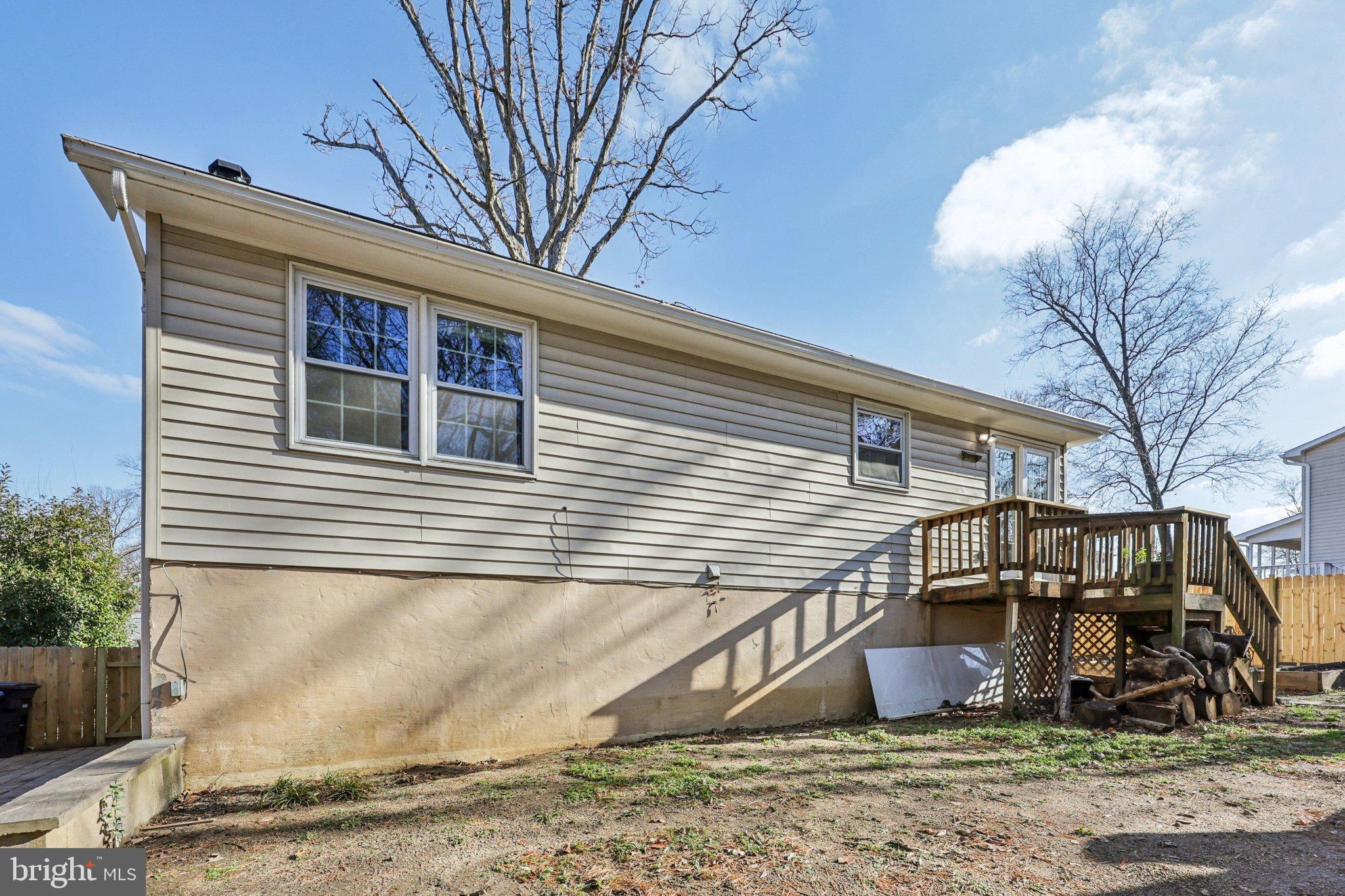 546 ROCKBRIDGE DRIVE SE