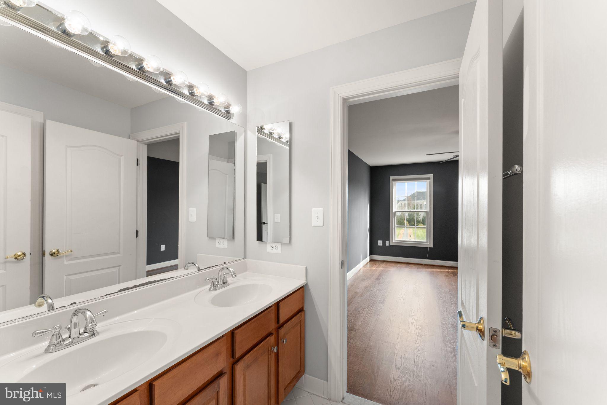 25729 SUMMERBANK COURT