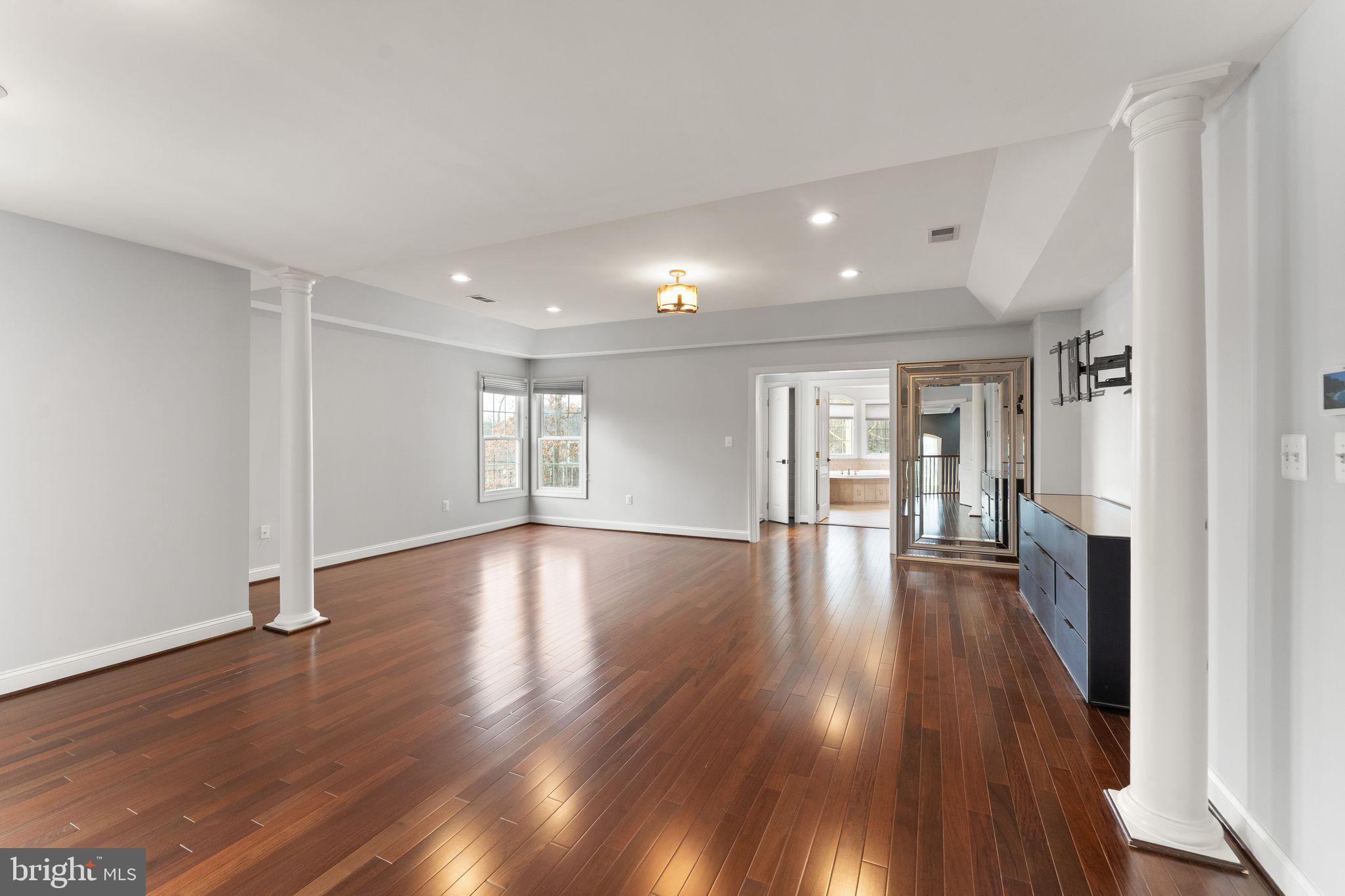 25729 SUMMERBANK COURT