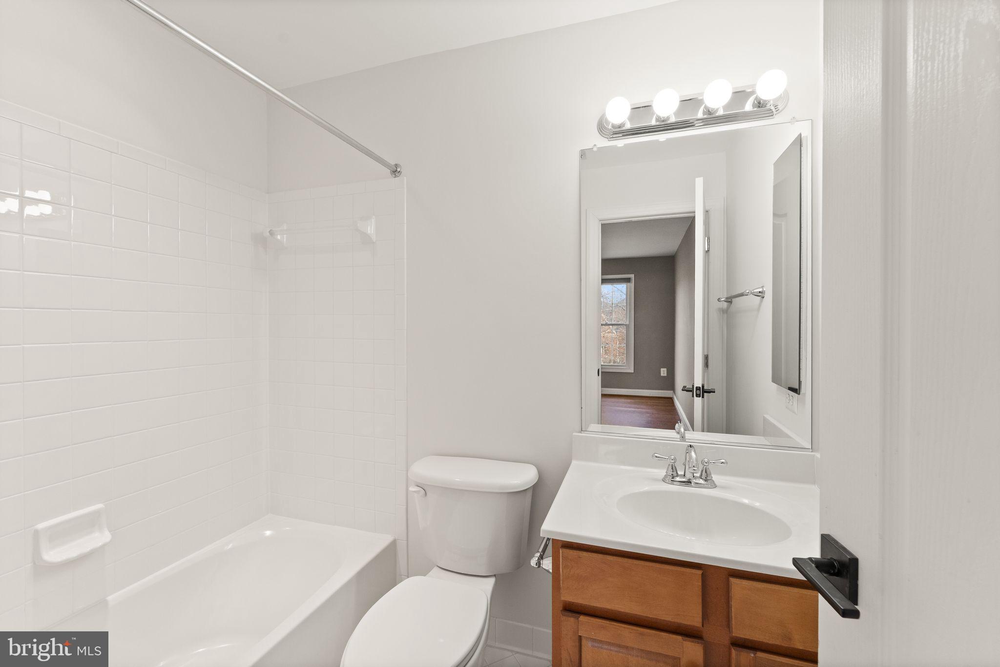 25729 SUMMERBANK COURT