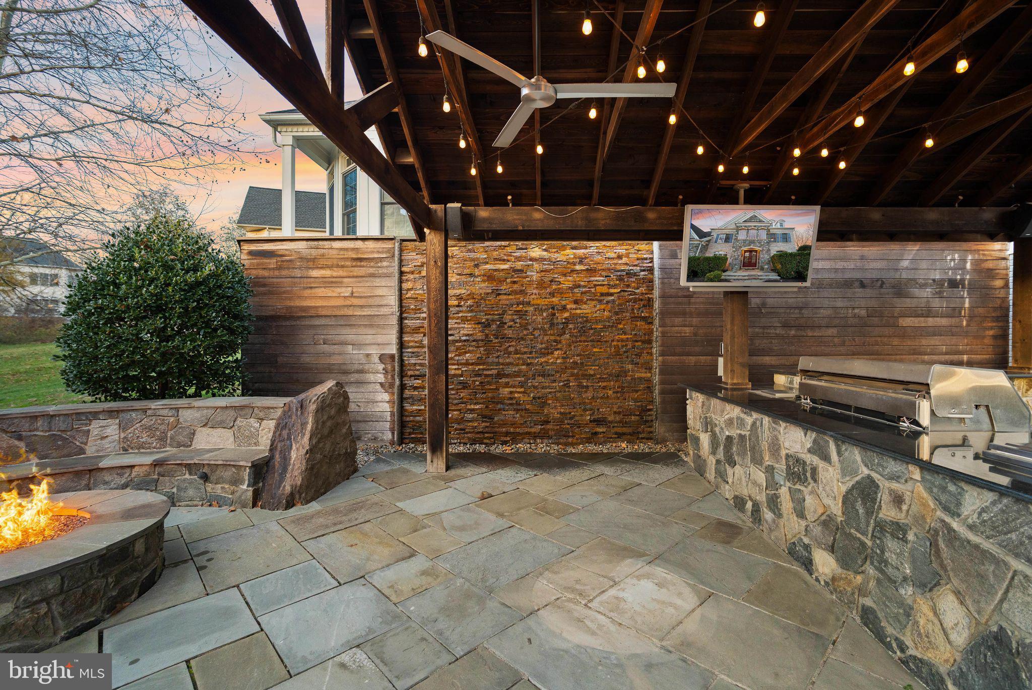 25729 SUMMERBANK COURT