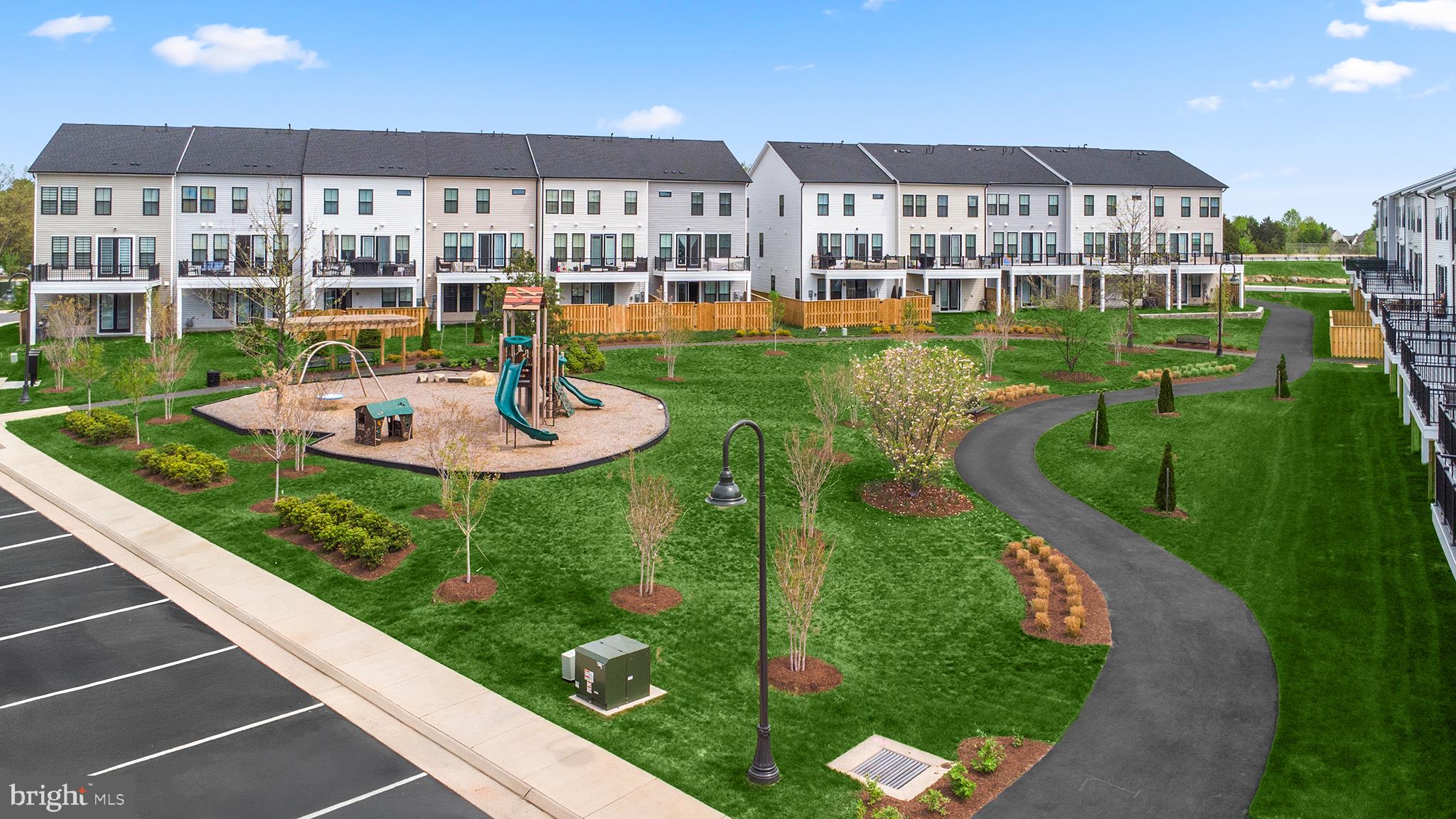 43298 FARRINGDON SQUARE