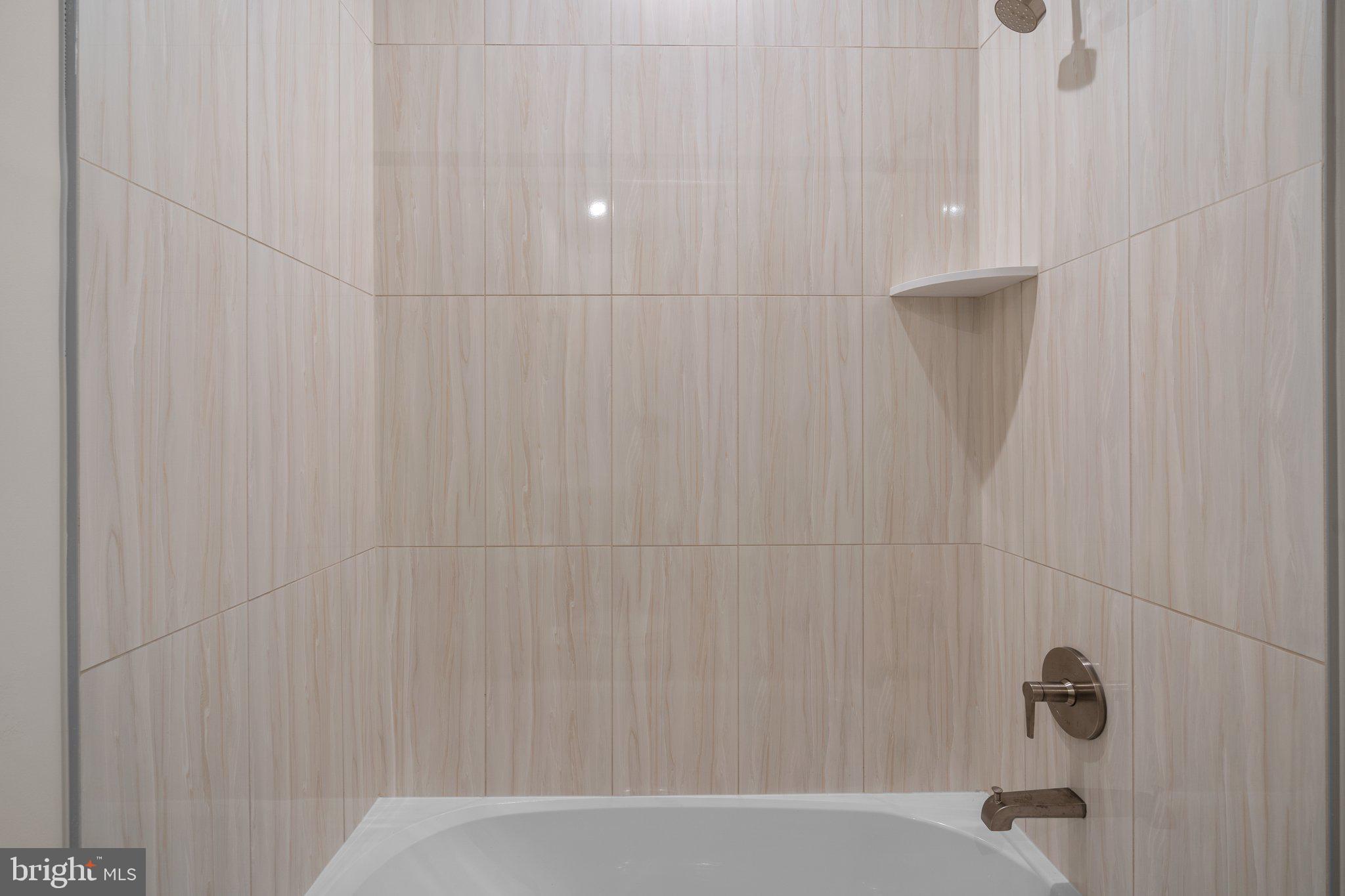 43298 FARRINGDON SQUARE