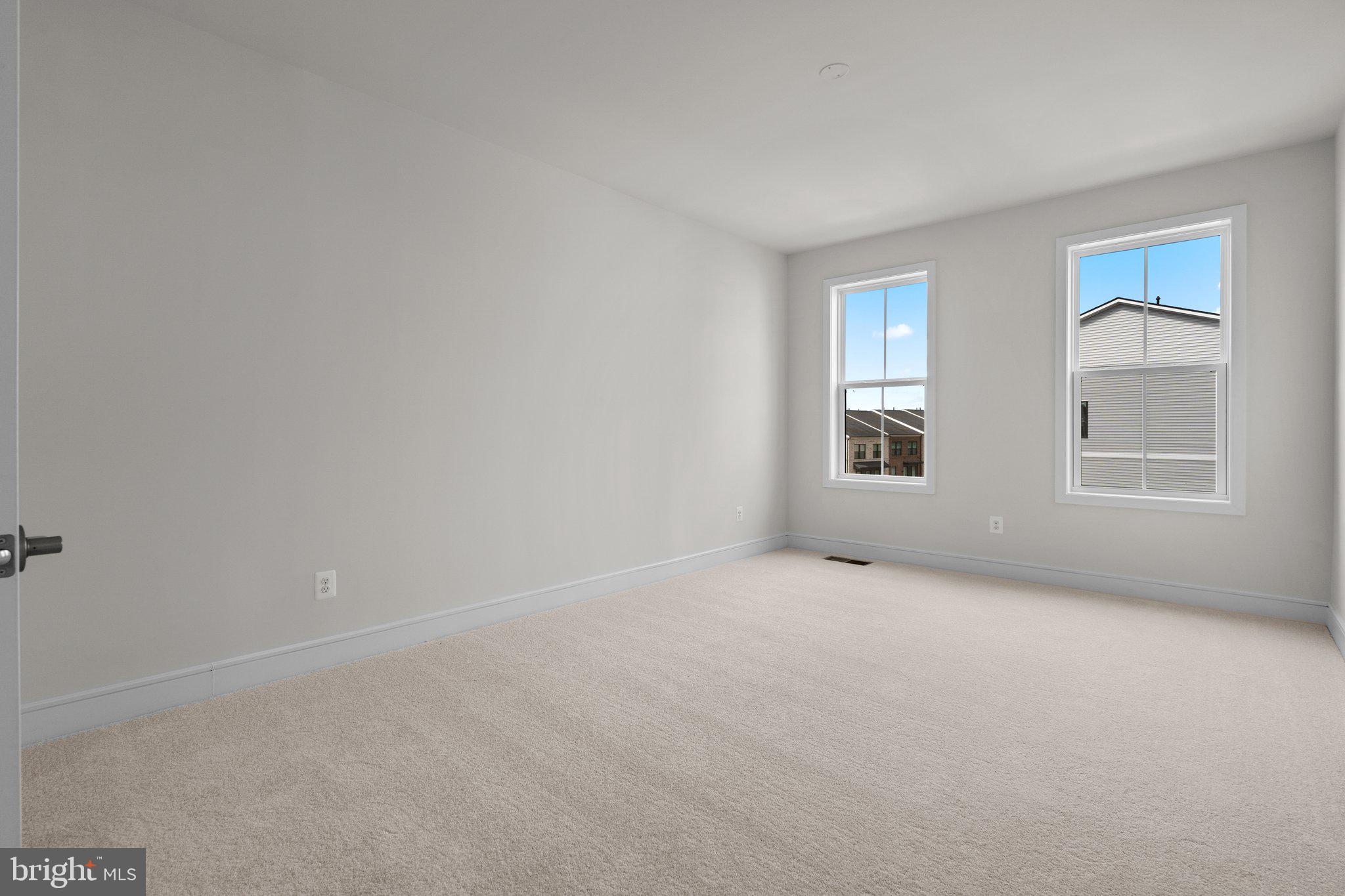 43298 FARRINGDON SQUARE