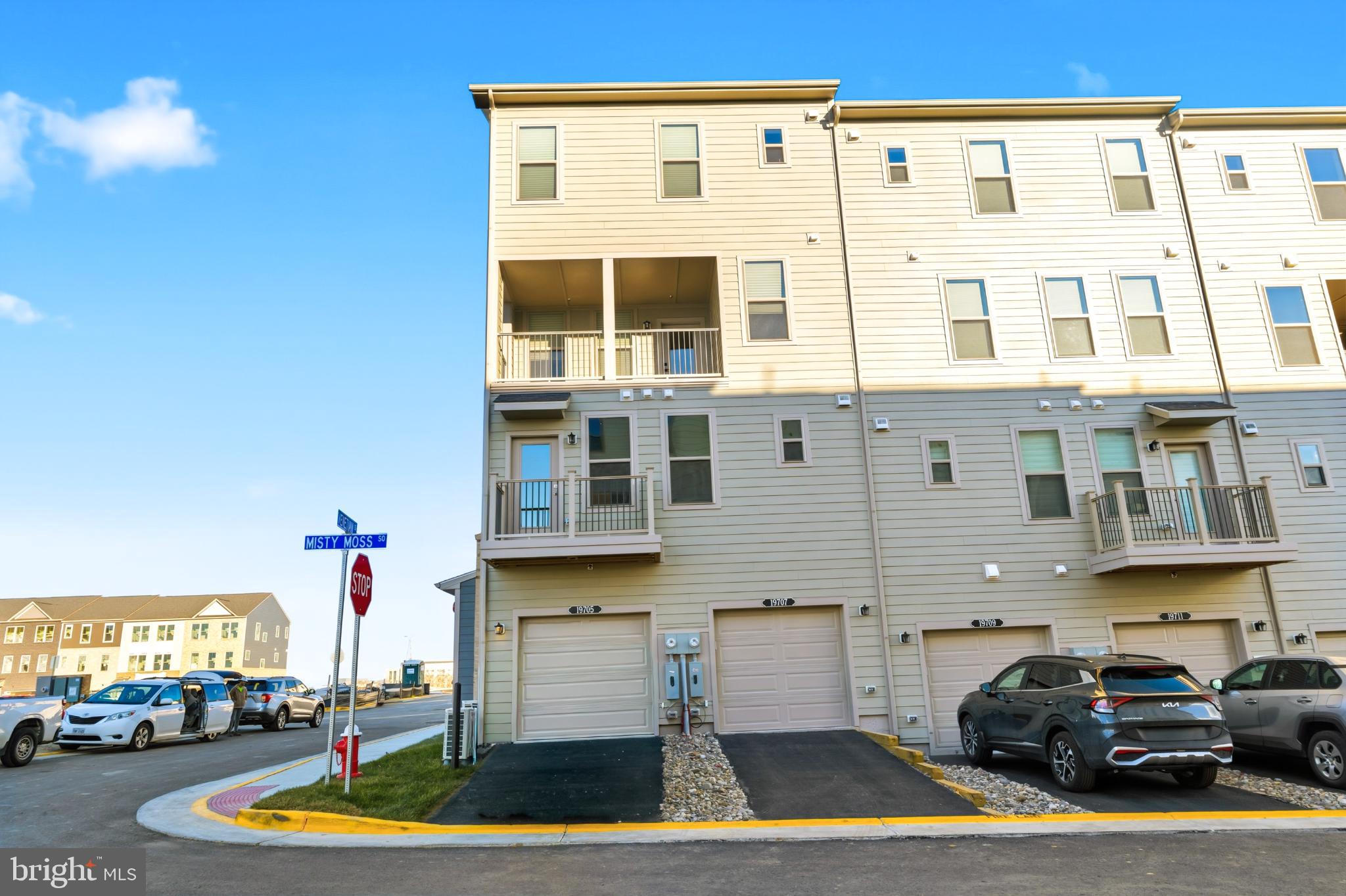 19705 MISTY MOSS SQUARE