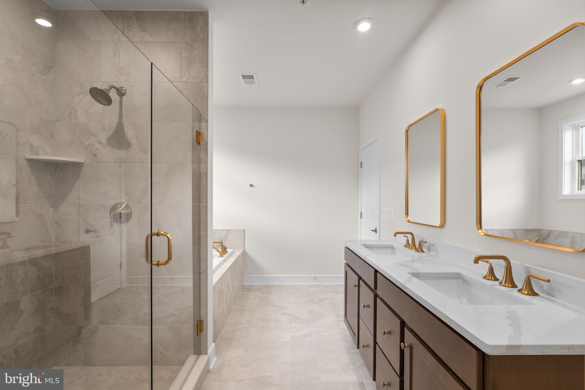 43305 FARRINGDON SQUARE