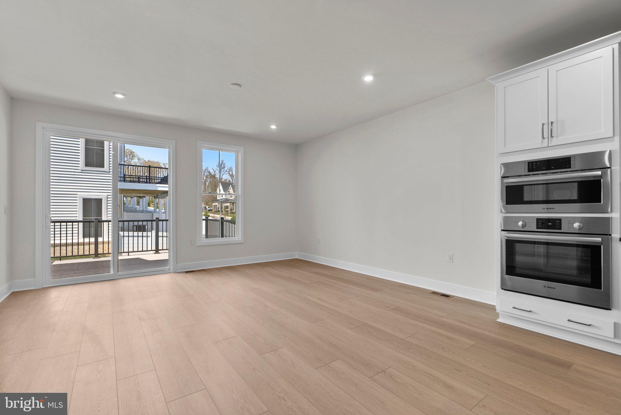 44510 LOWESTOFT SQUARE