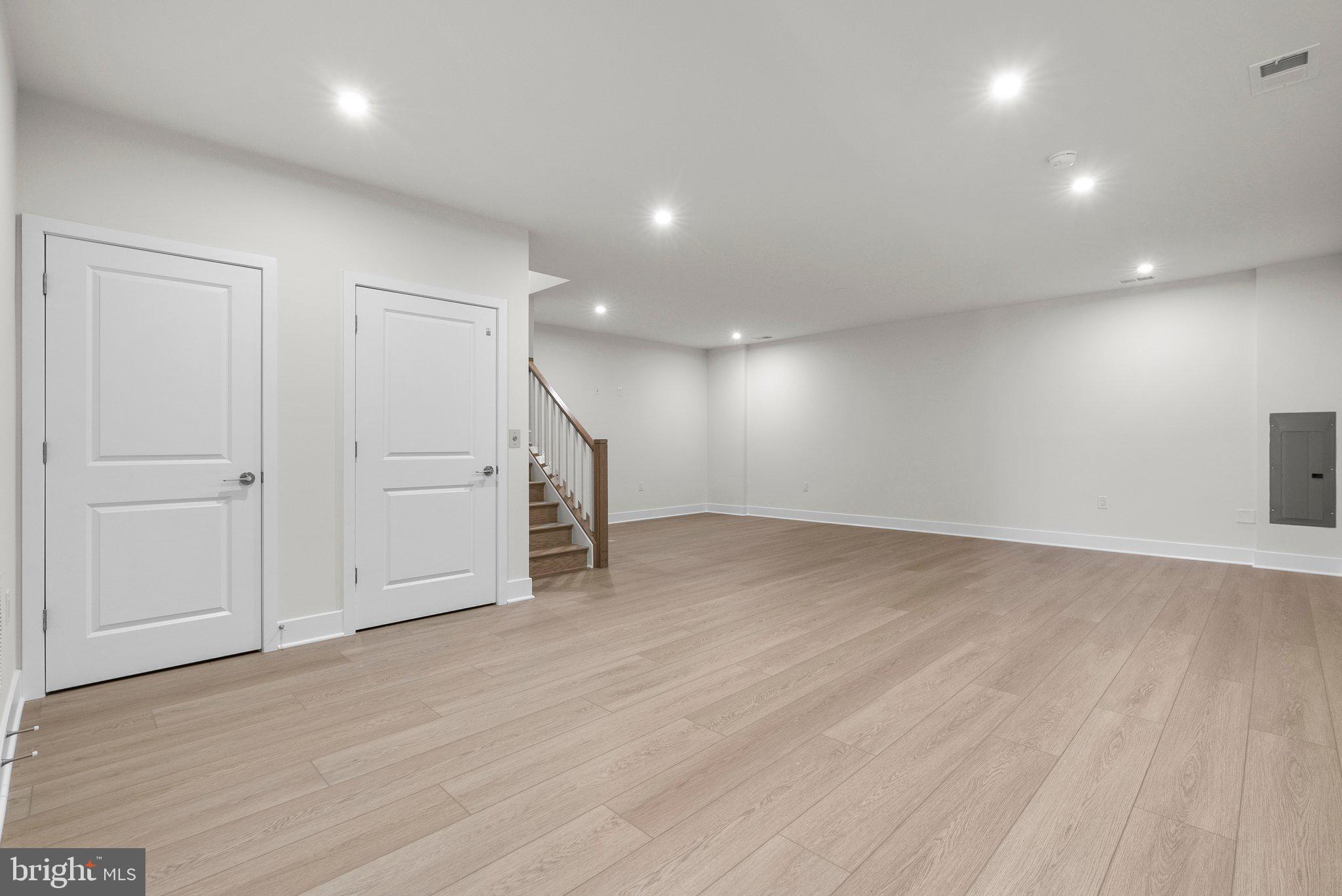 44510 LOWESTOFT SQUARE