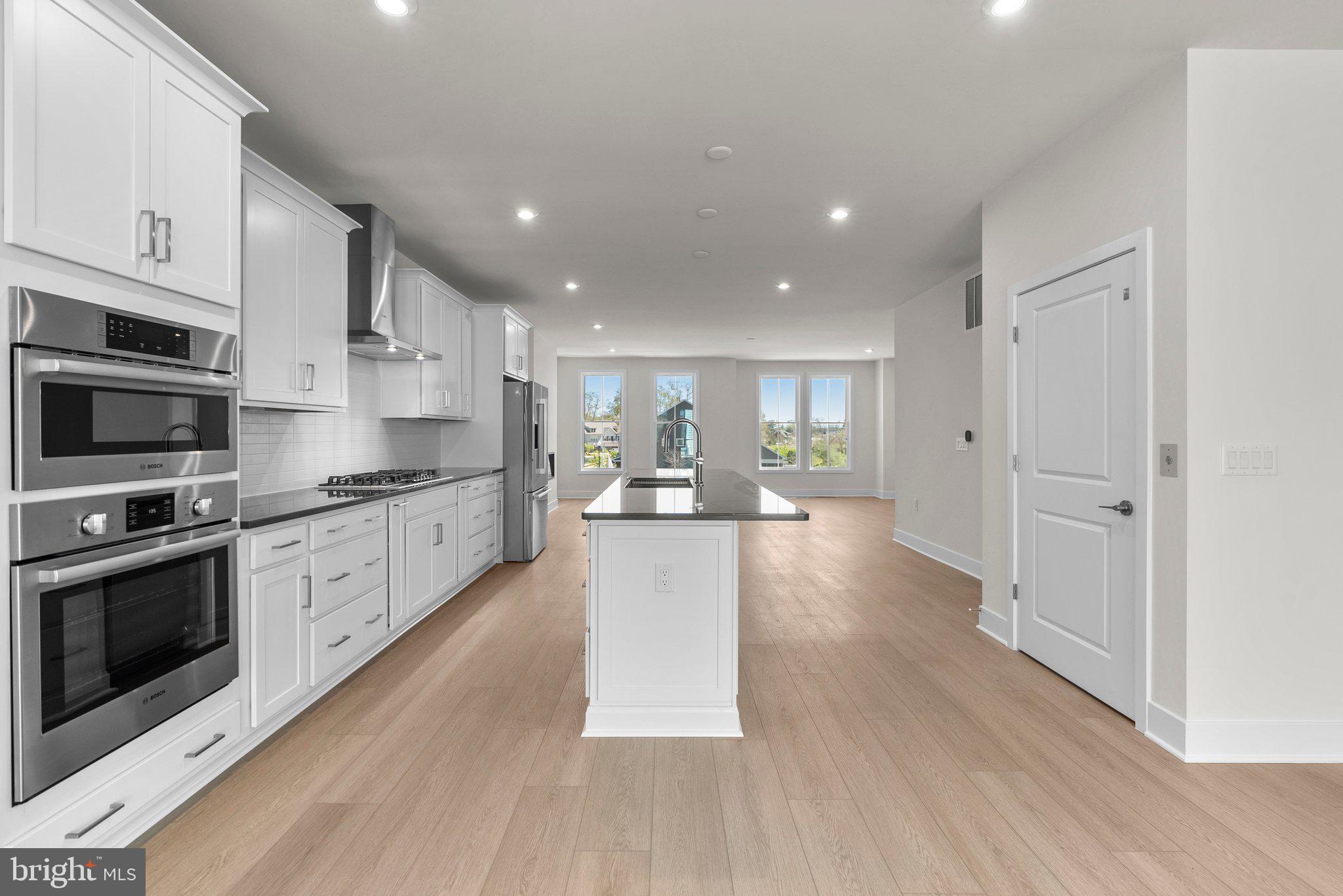 44510 LOWESTOFT SQUARE