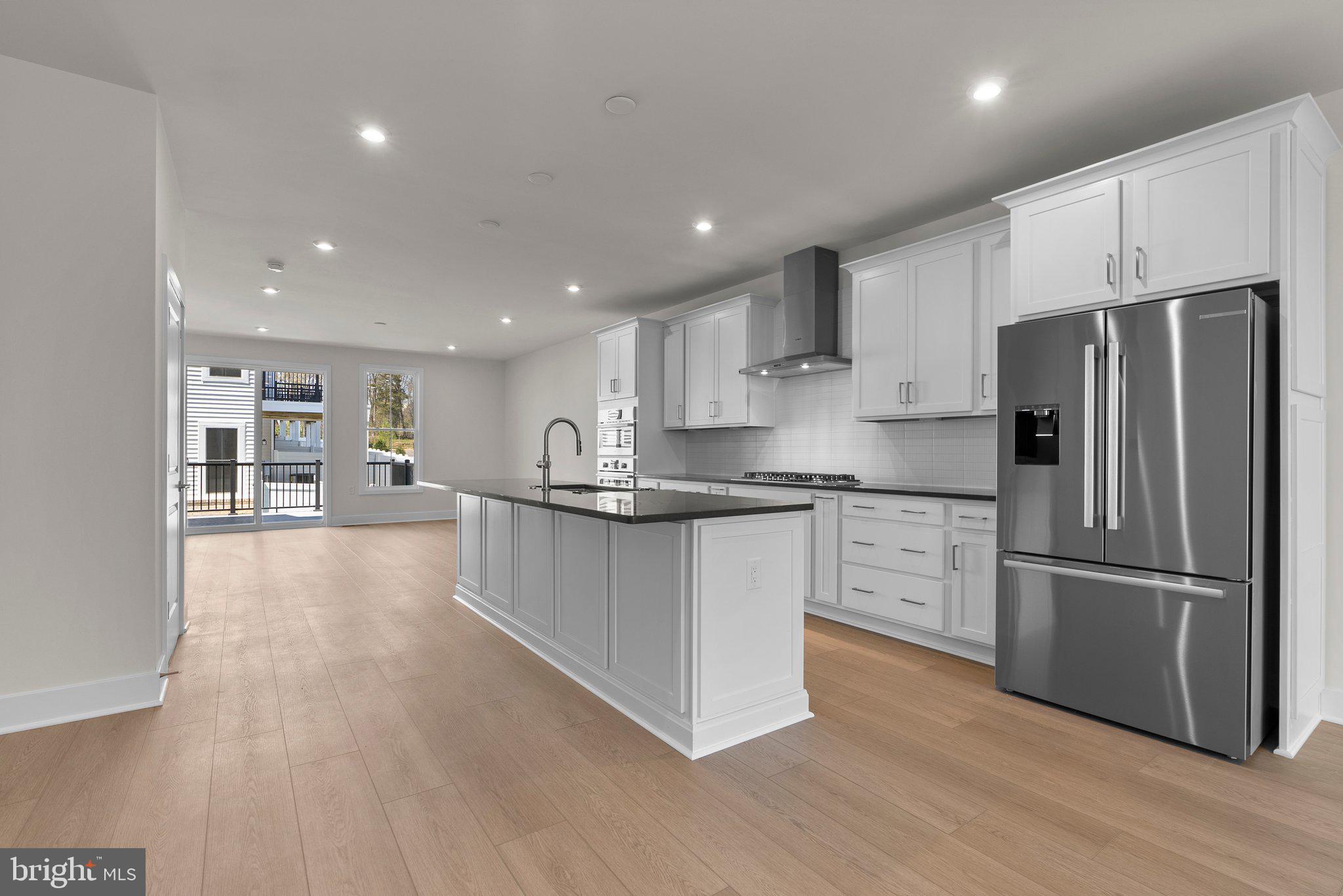 44510 LOWESTOFT SQUARE