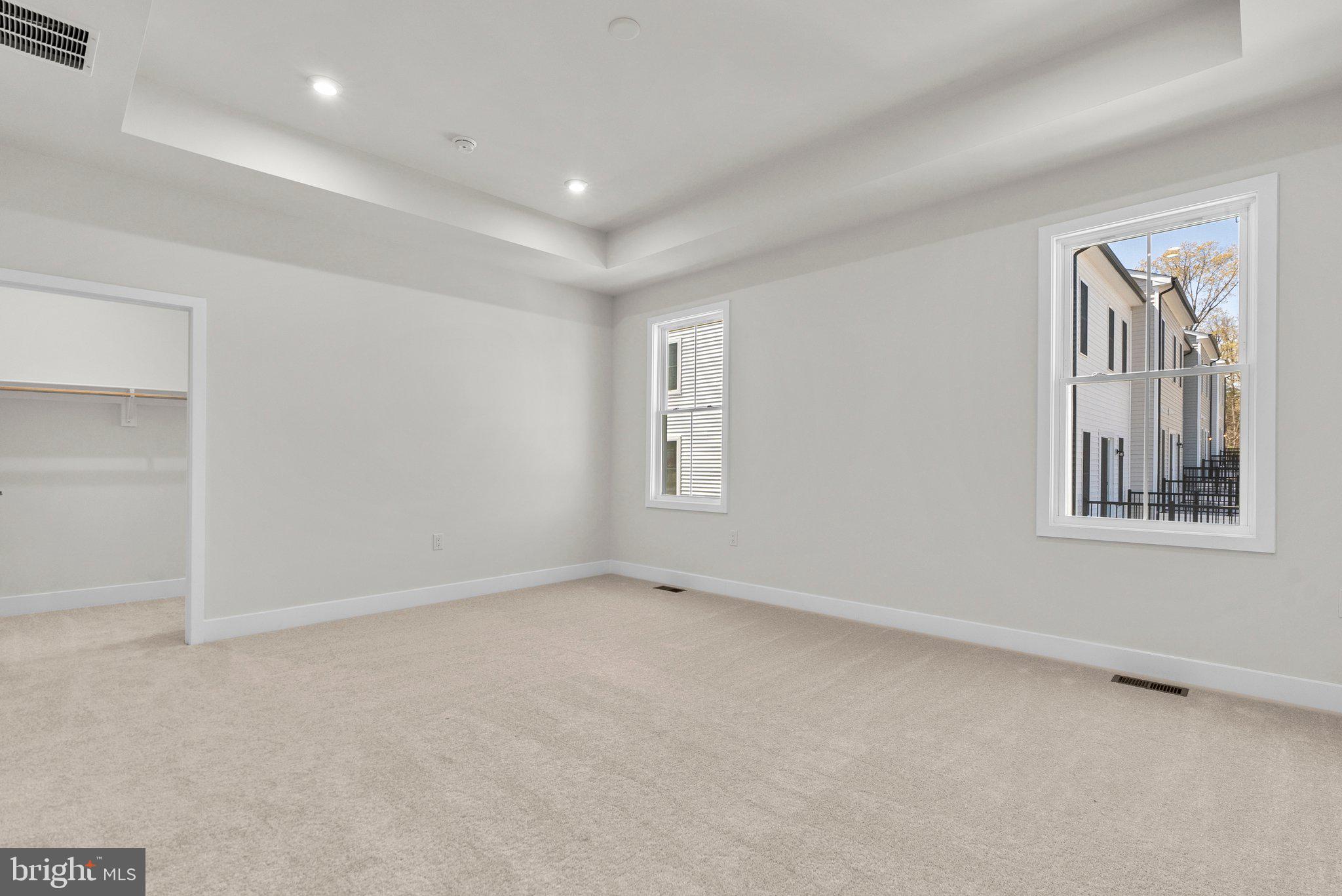 44510 LOWESTOFT SQUARE