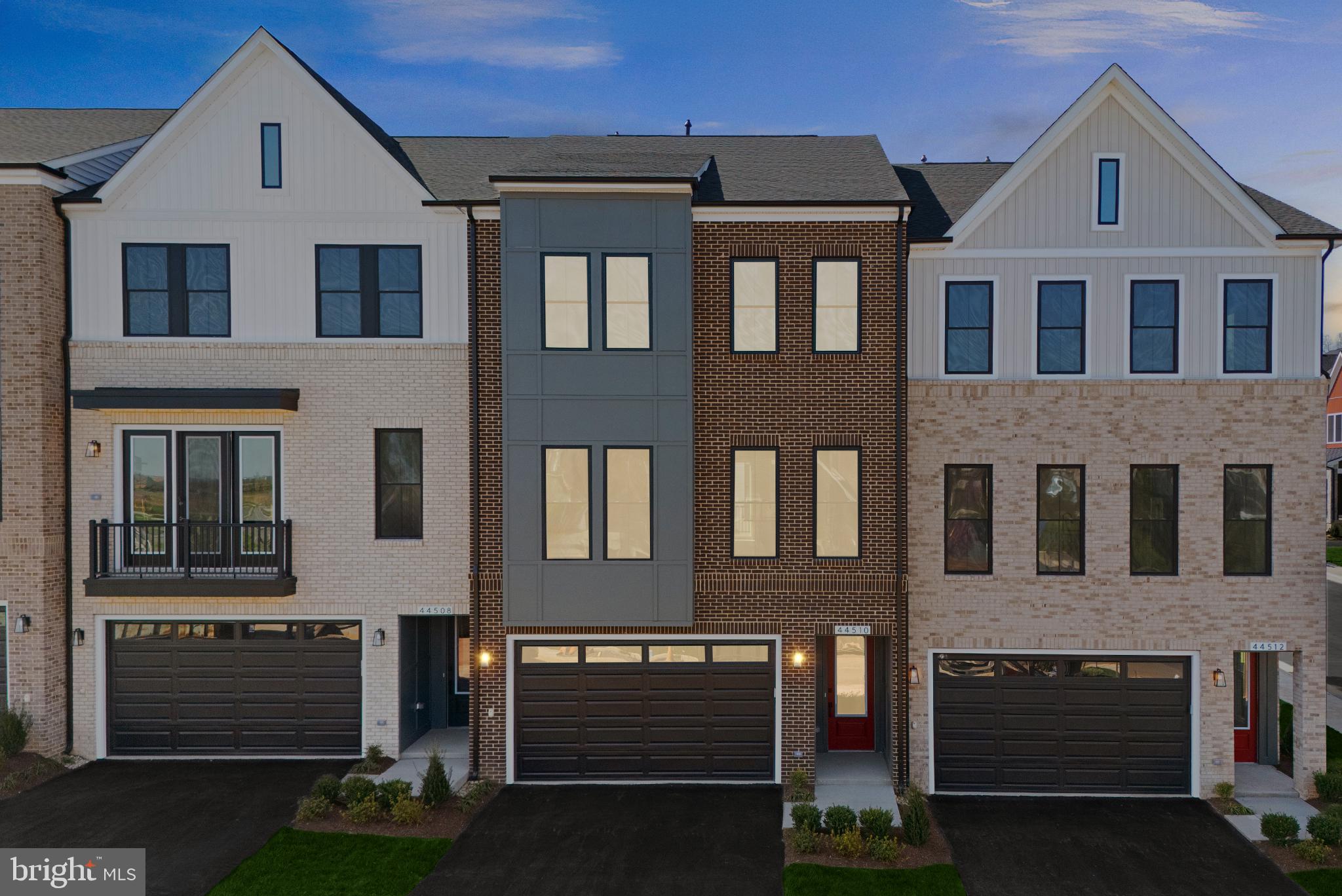 44510 LOWESTOFT SQUARE