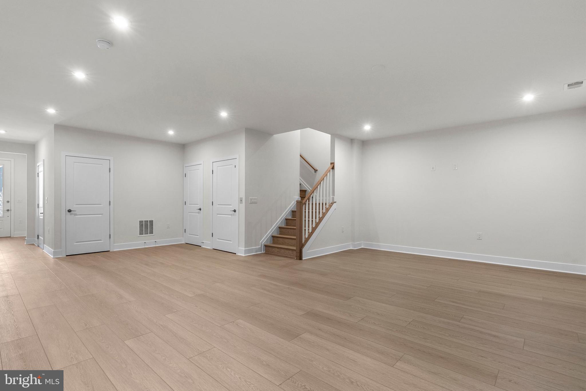 44510 LOWESTOFT SQUARE