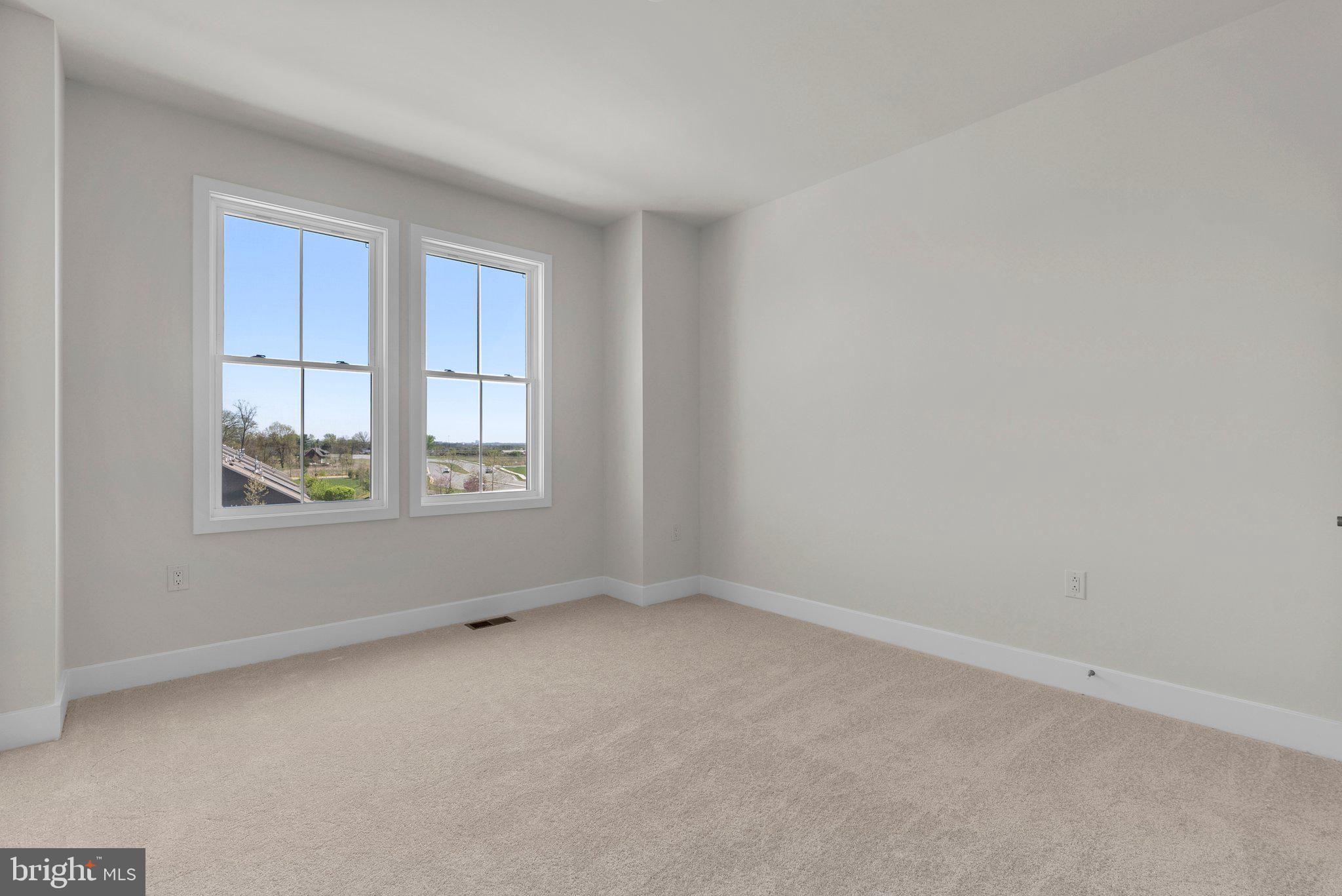 44510 LOWESTOFT SQUARE