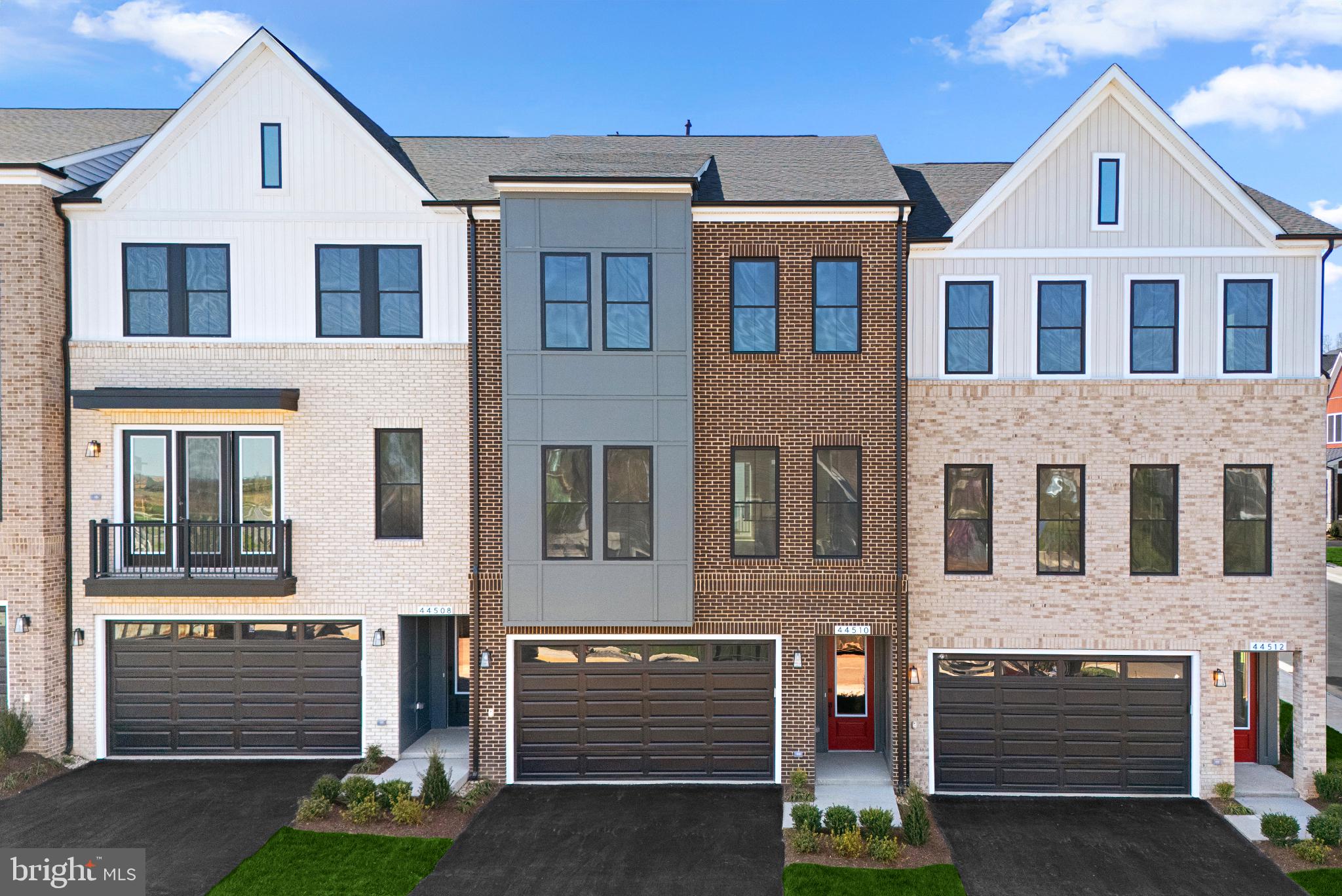 44510 LOWESTOFT SQUARE