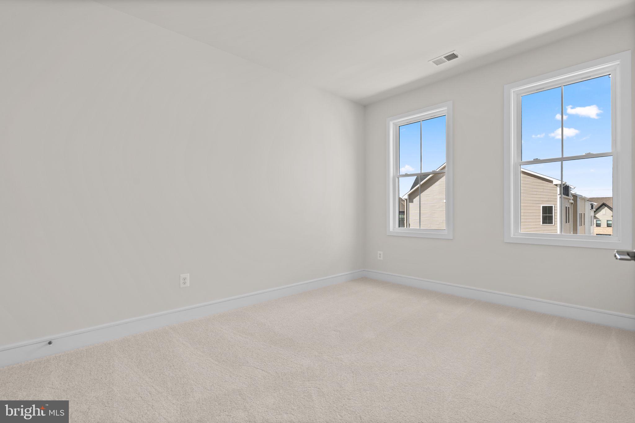 42123 PICASSO SQUARE